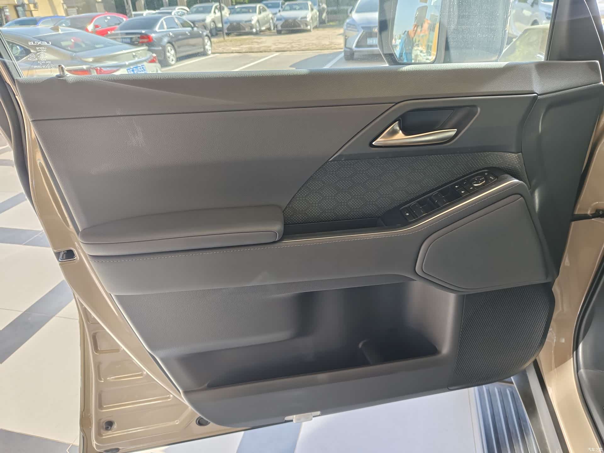 Lexus GX, 2025 11