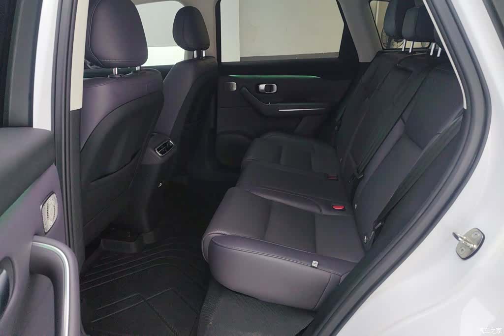 Leapmotor C10, 2024 11