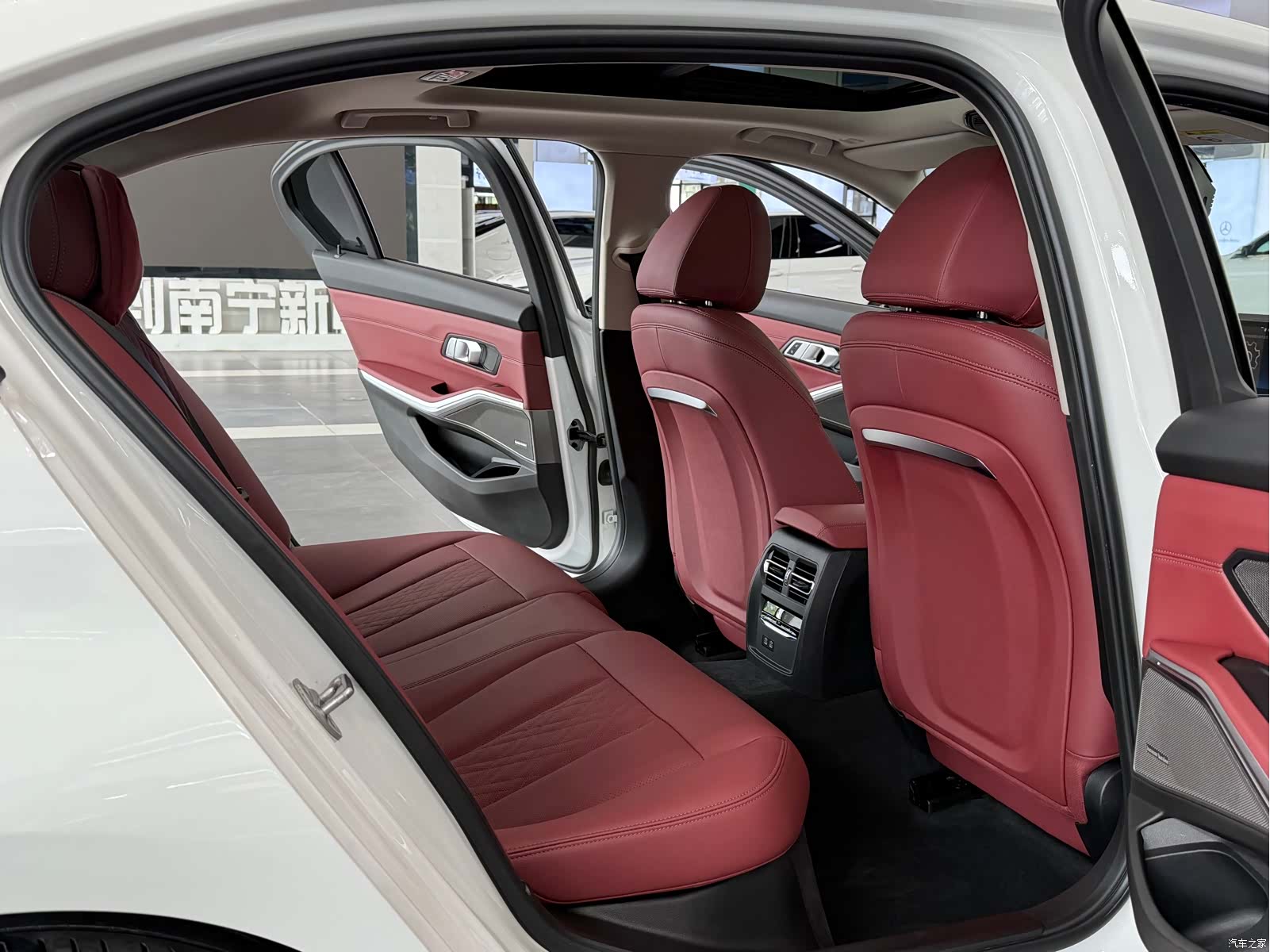 BMW 3 Series, 2023 10