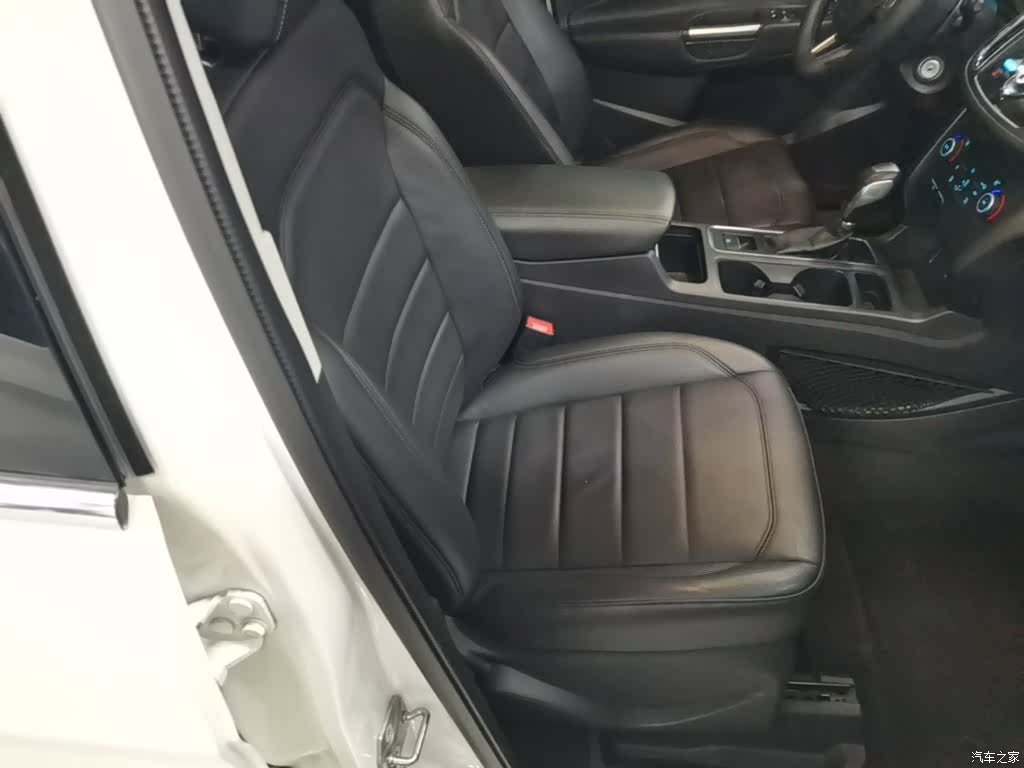 Ford Kuga, 2018 20