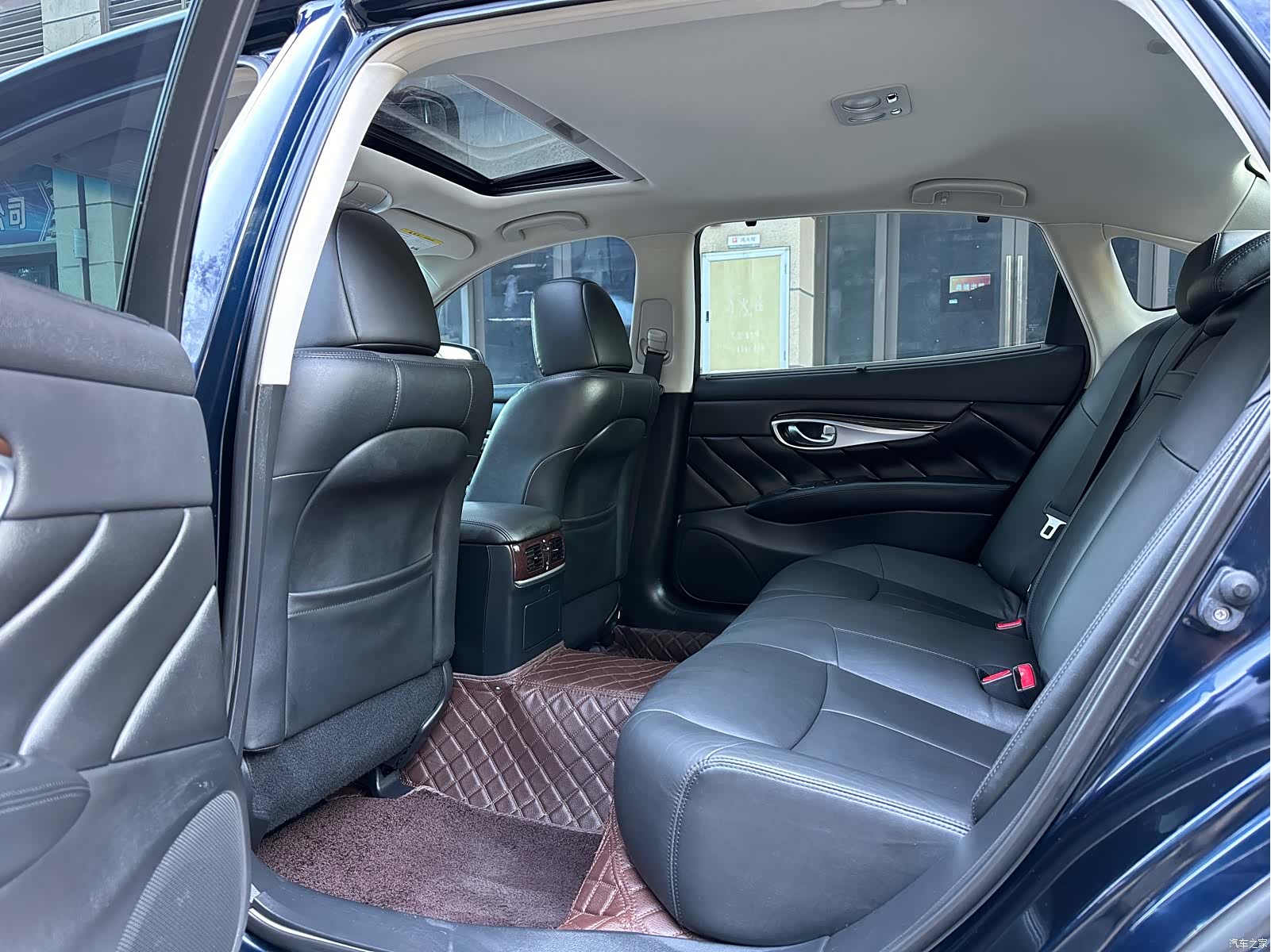 Infiniti Q70, 2019 10