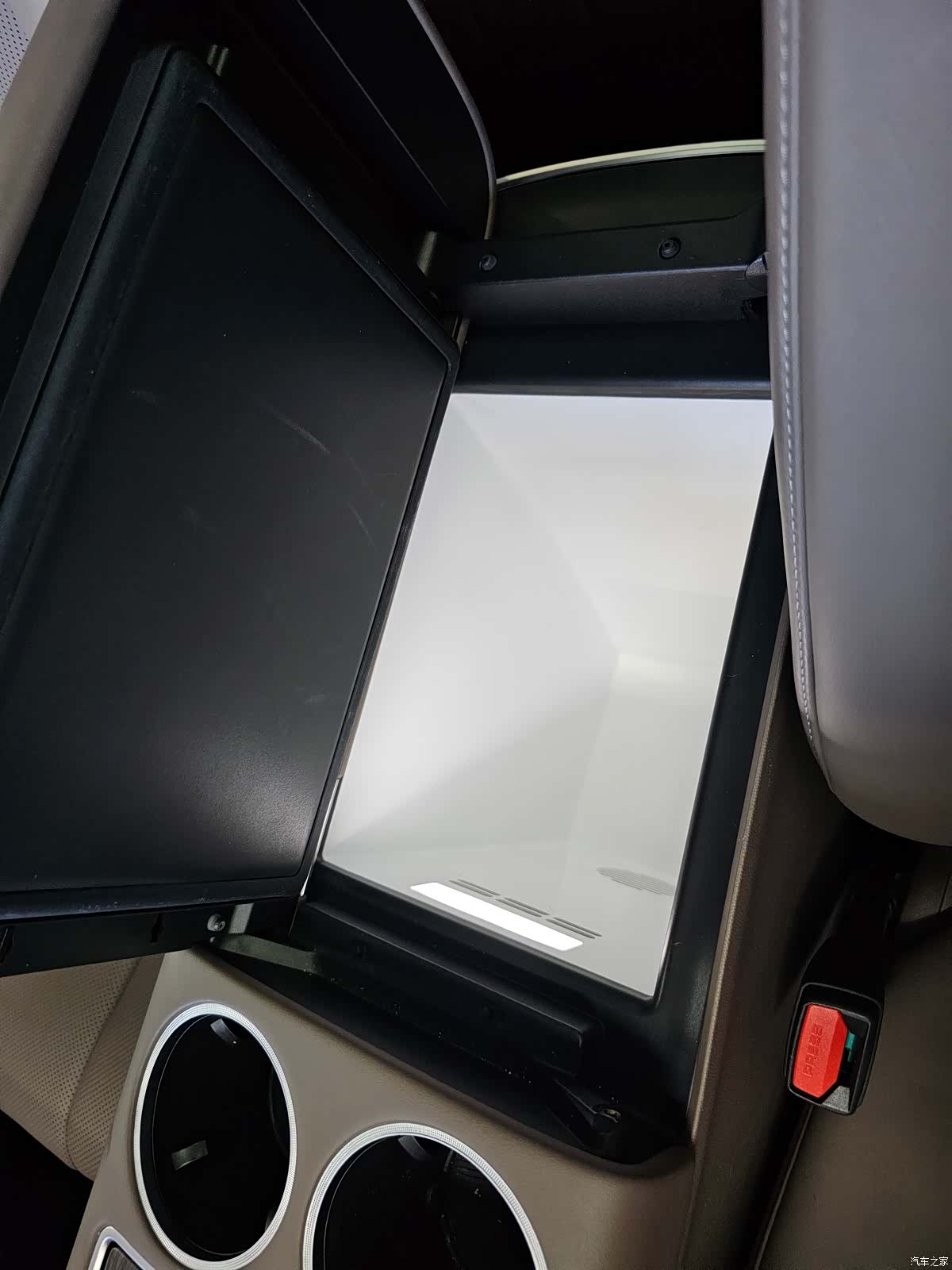 Luxeed R7, 2025 7