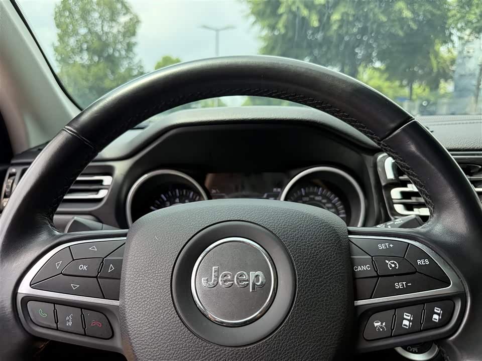 Jeep Grand Commander