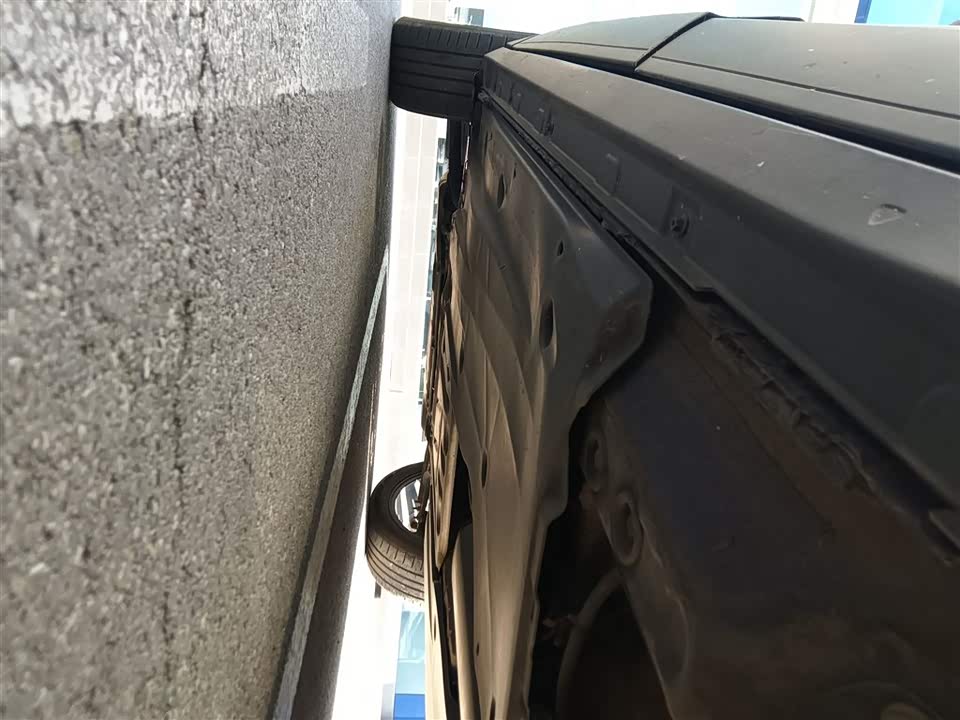 Volkswagen T-ROC exploring Songs