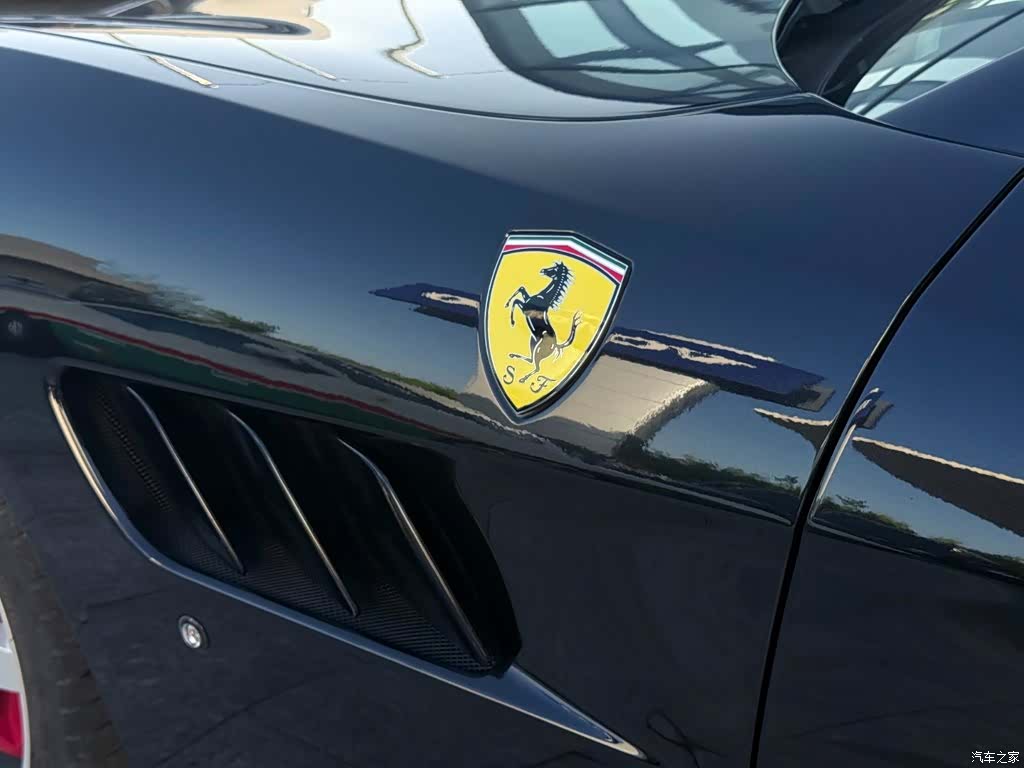 Ferrari GTC4Lus, 2019 9