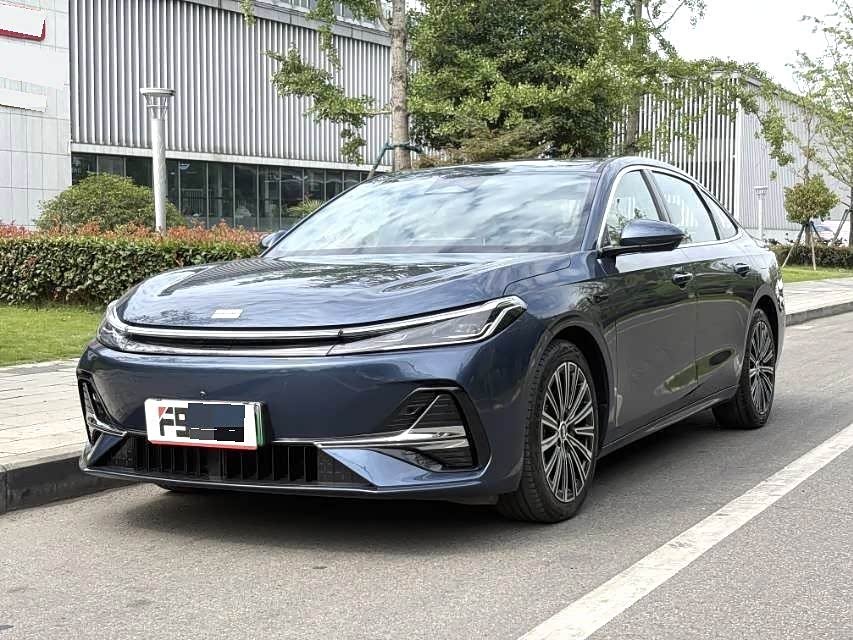 Geely Galaxy A7 EM