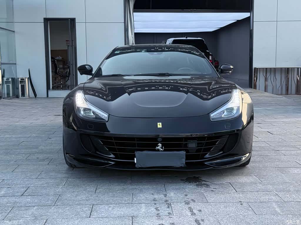 Ferrari GTC4Lus, 2019 2