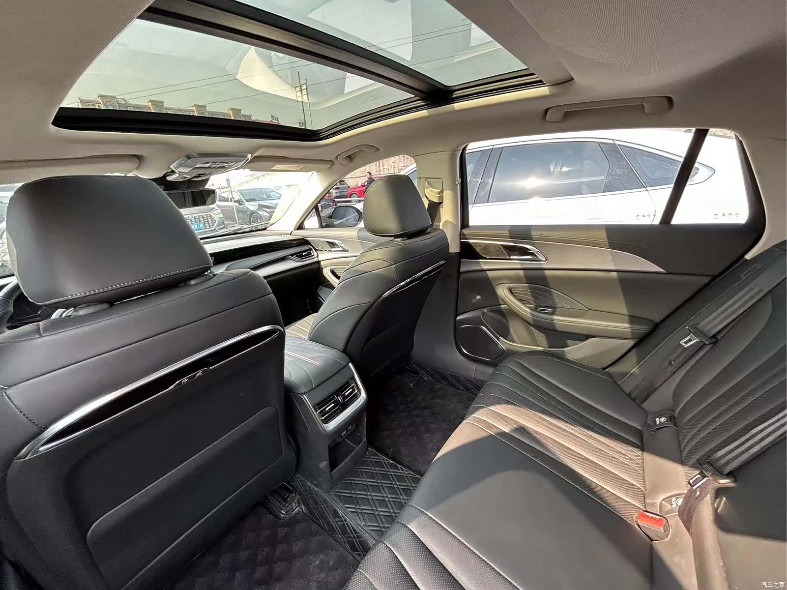 Hongqi H5, 2022 9