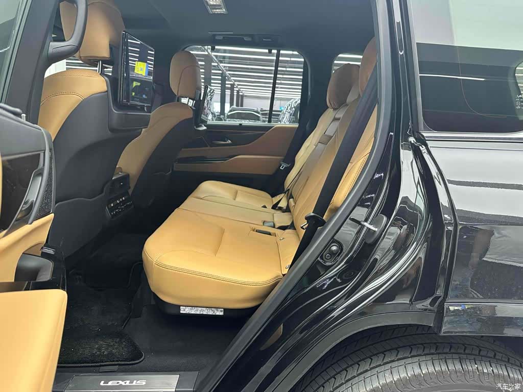 Lexus LX, 2024 7