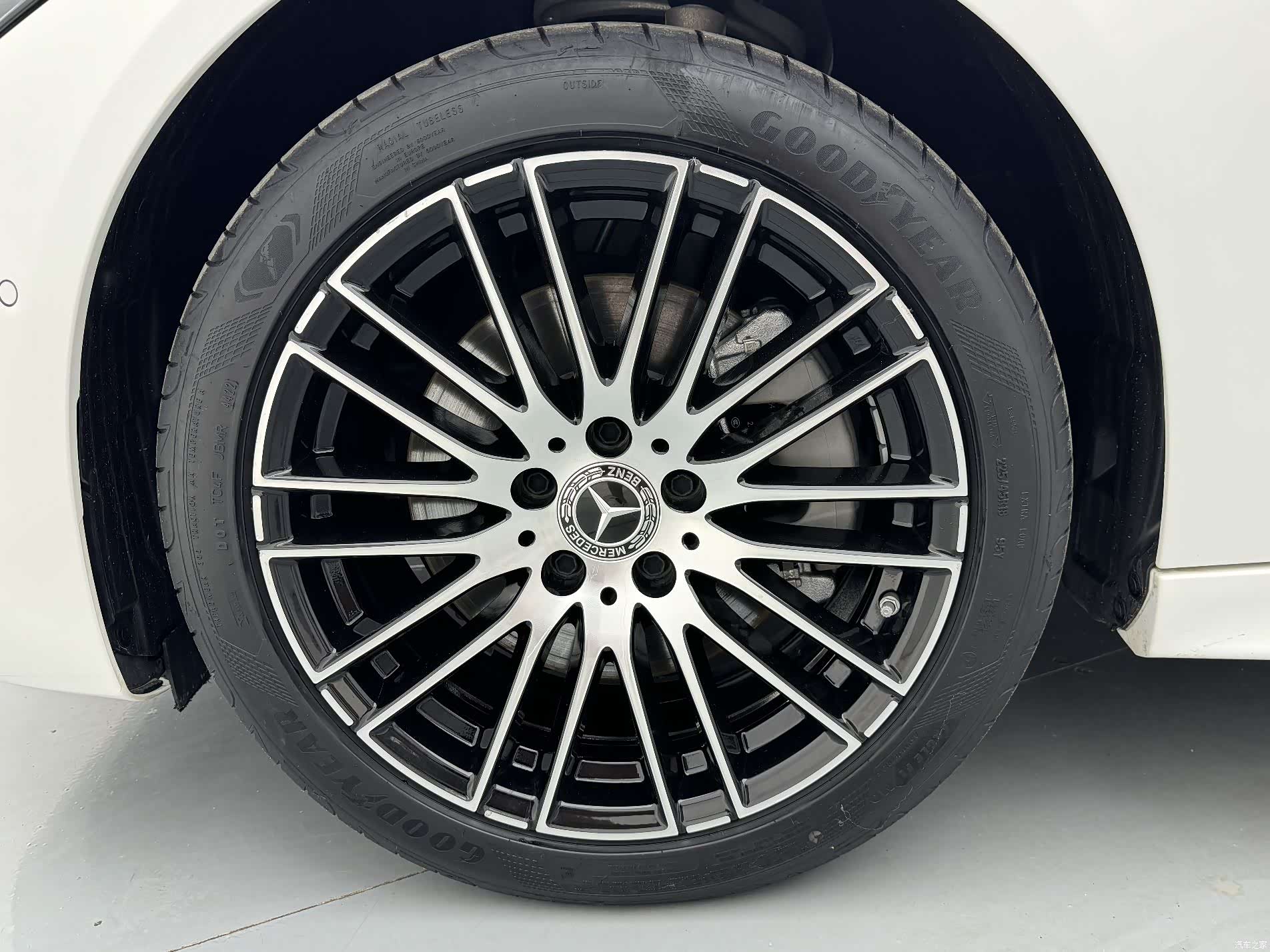 Mercedes-Benz C-Class, 2023 19