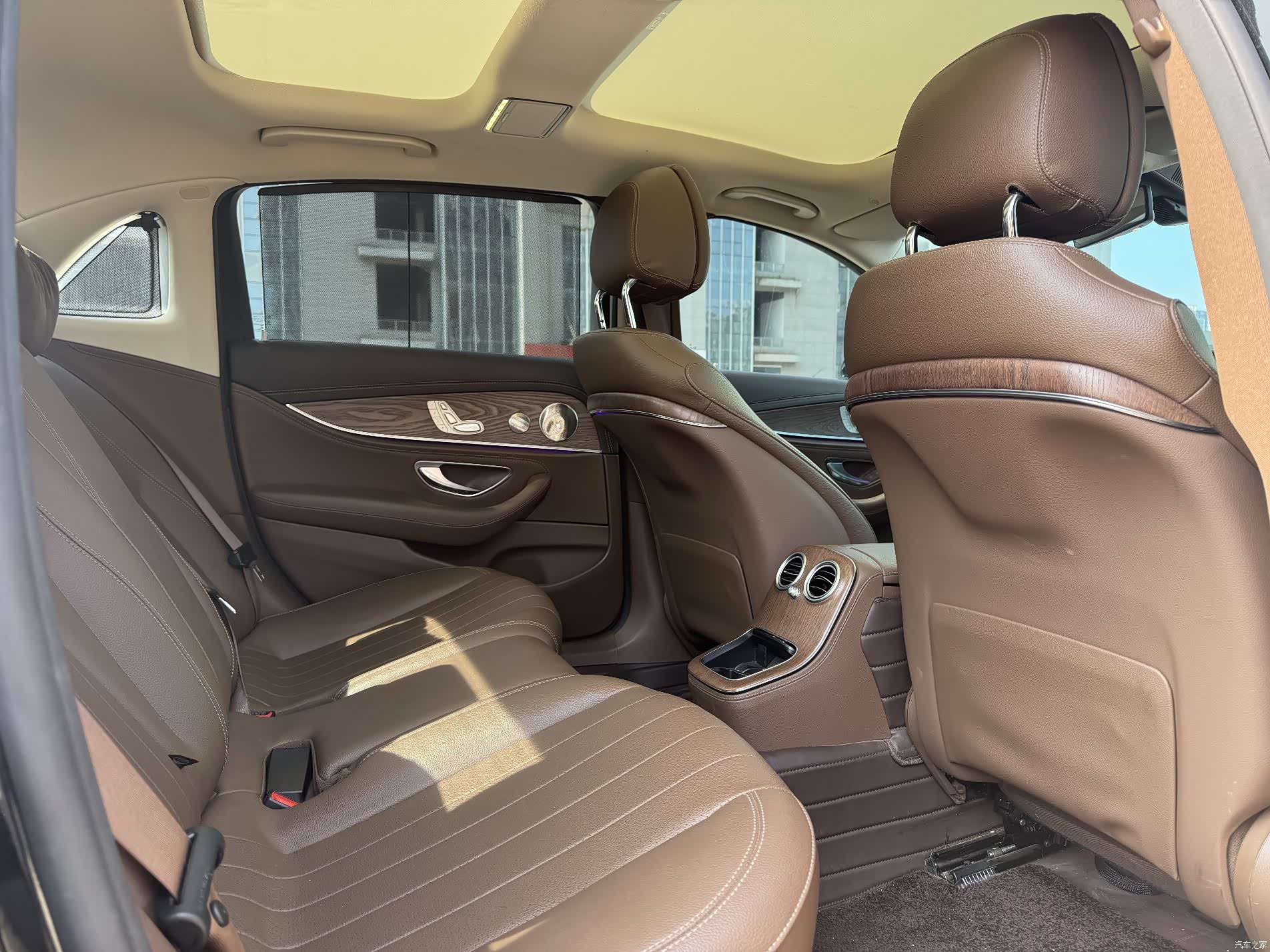 Mercedes-Benz E-Class, 2023 14