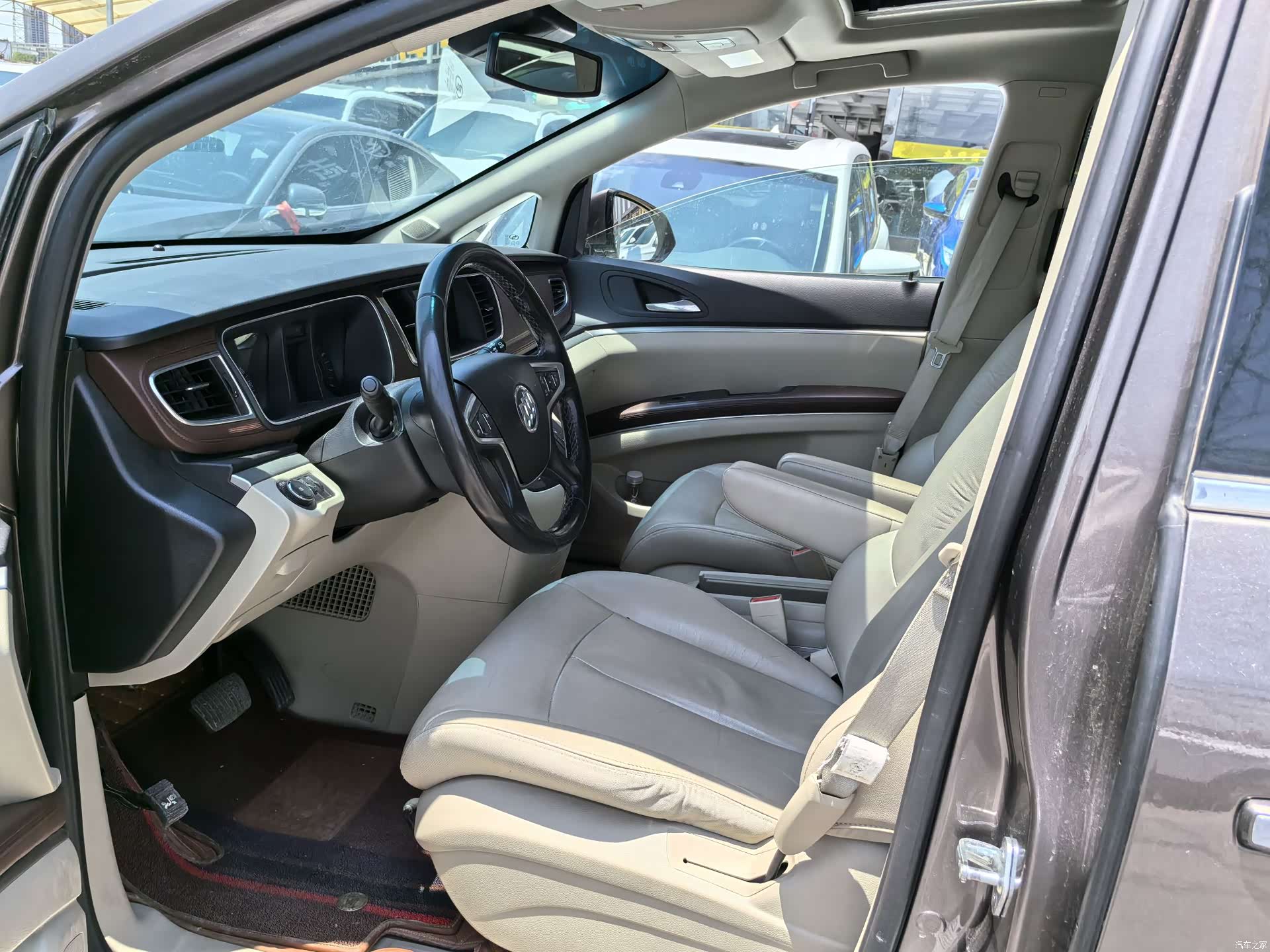 Buick GL8, 2018 7