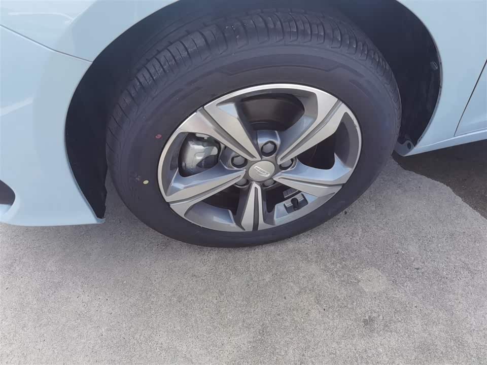 Geely Emgrand L HiP Geely Emgrand L HiP