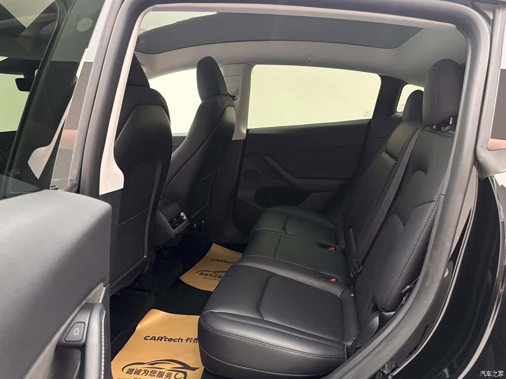 Tesla Model Y, 2023 9