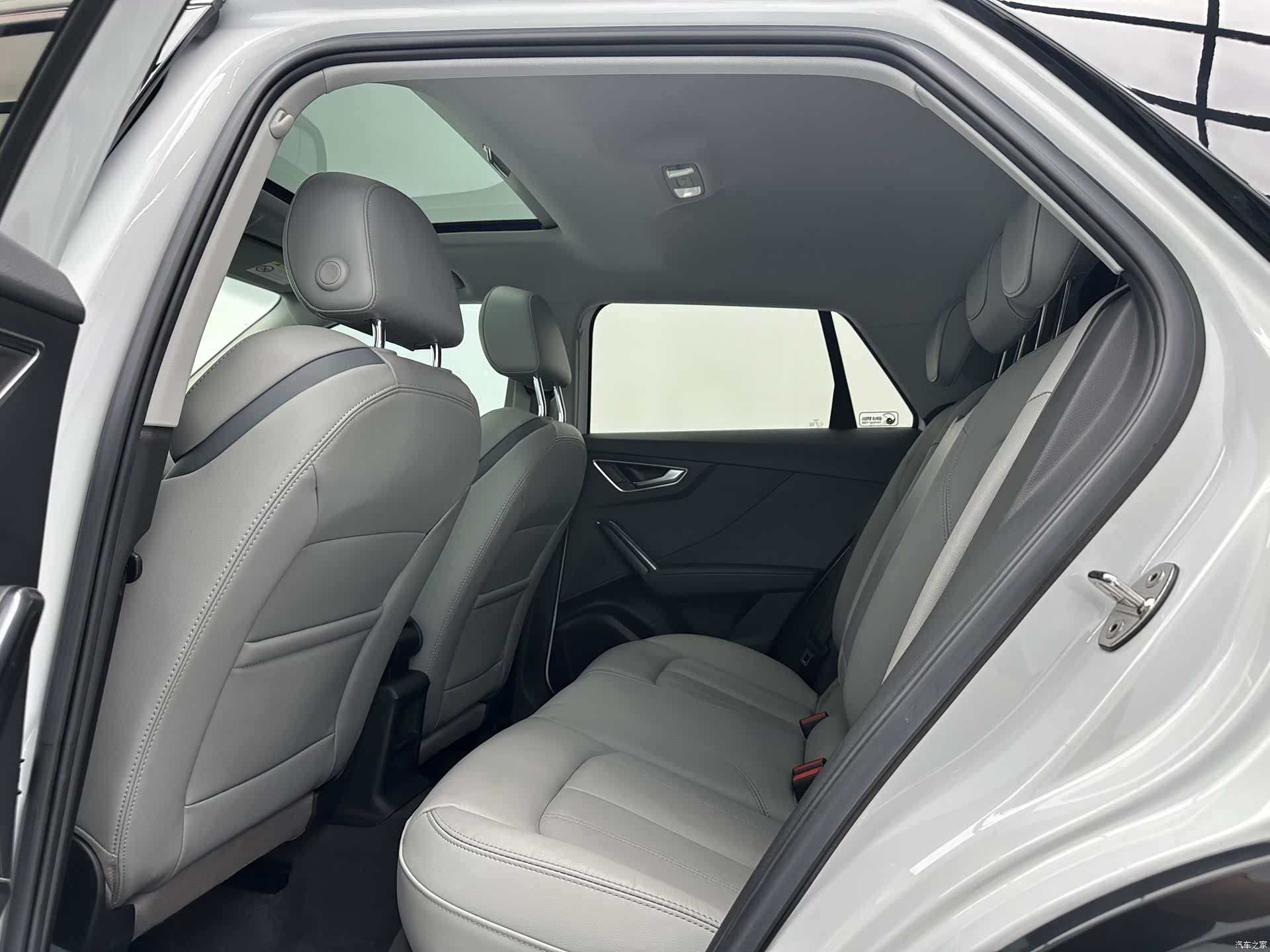 Audi Q2L, 2023 6