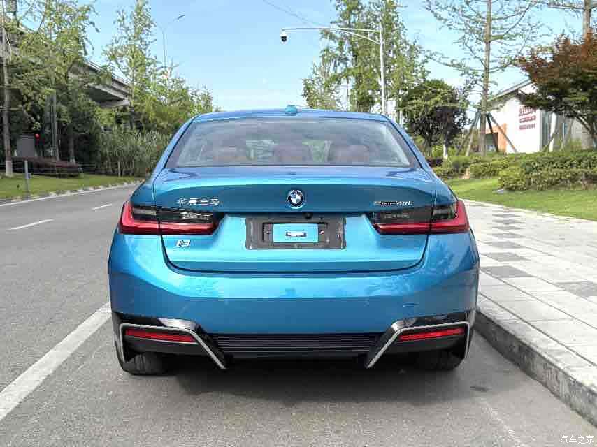 BMW i3, 2023 все фото