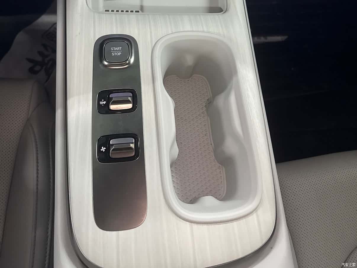 Xiaomi SU7, 2024 13
