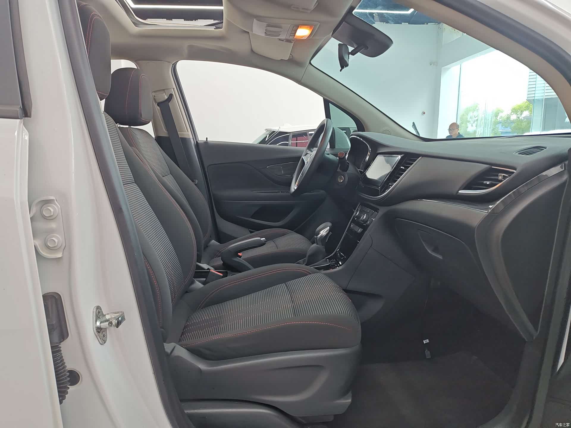 Buick Encore, 2017 11