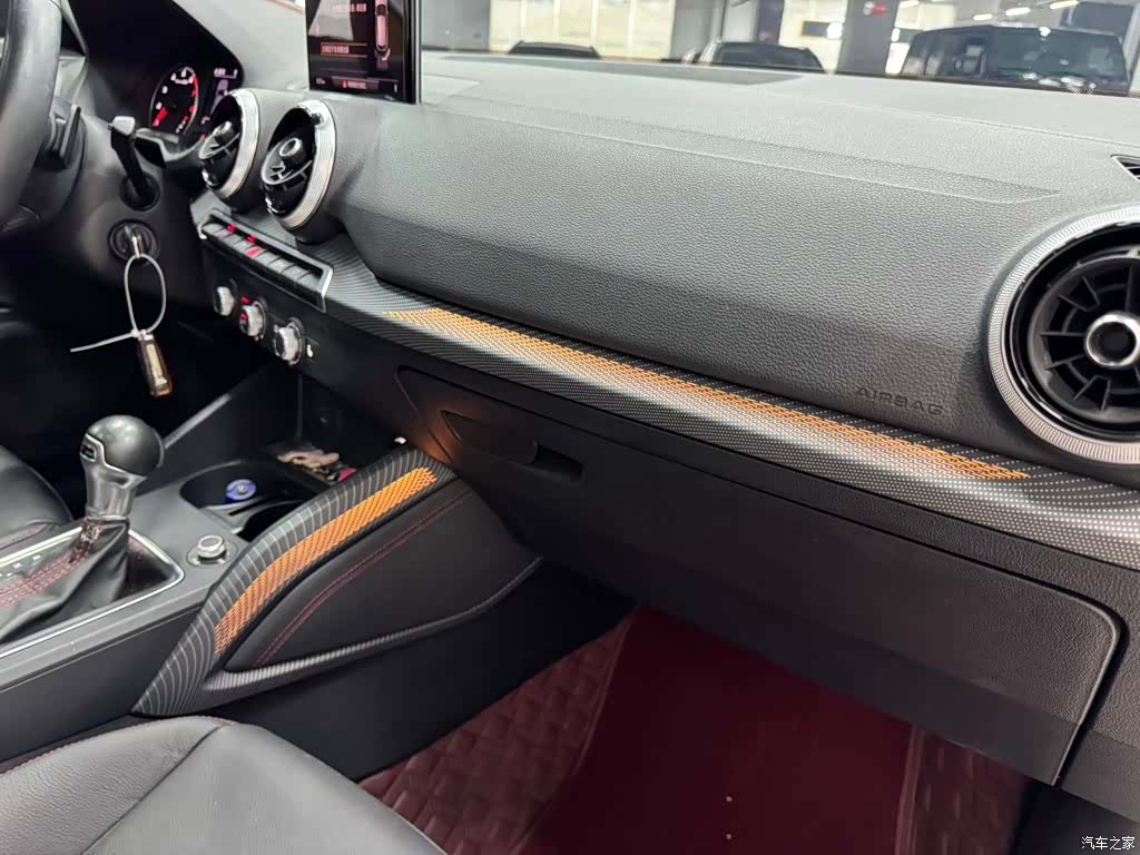 Audi Q2L, 2022 12