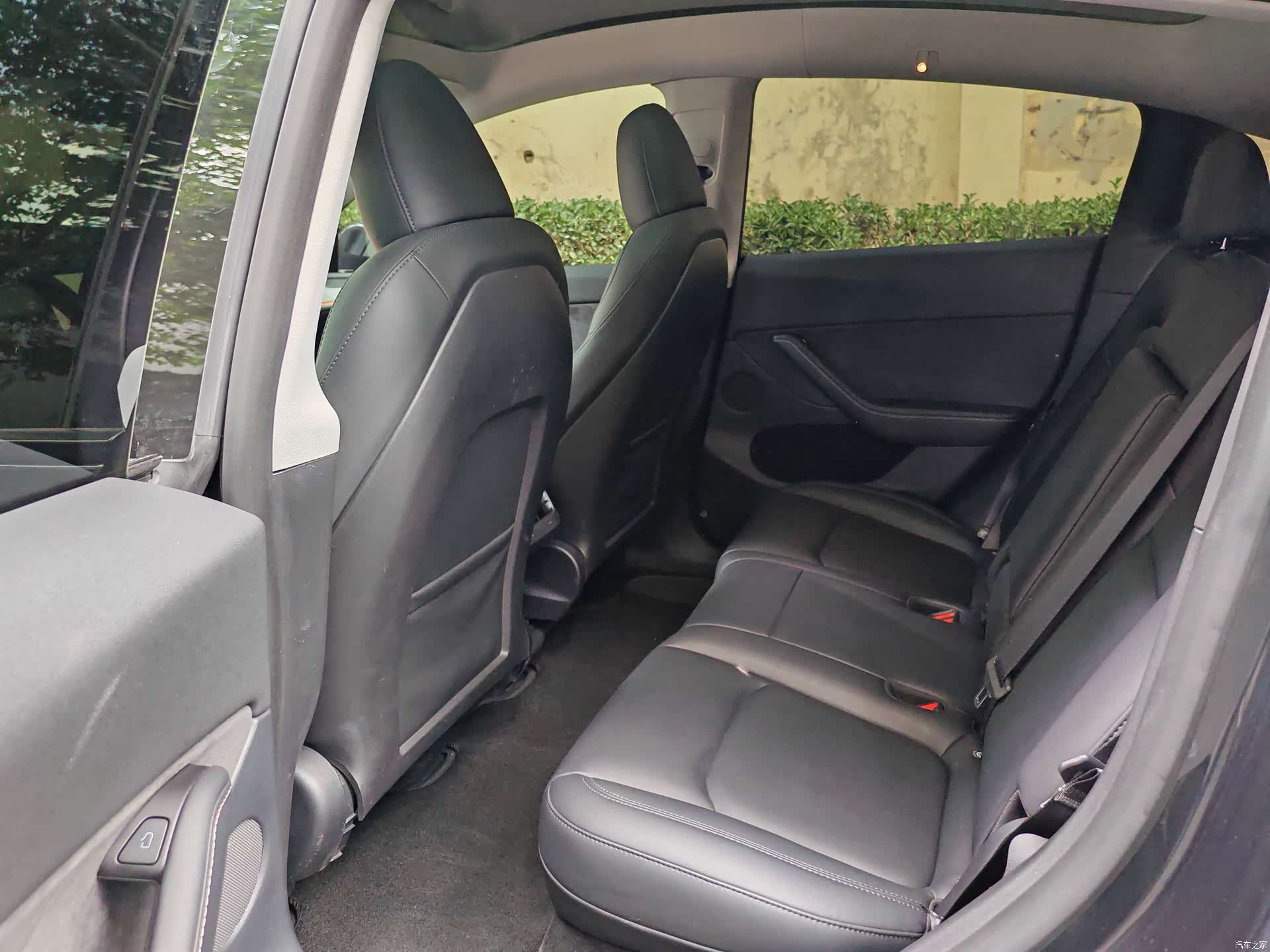 Tesla Model Y, 2024 14