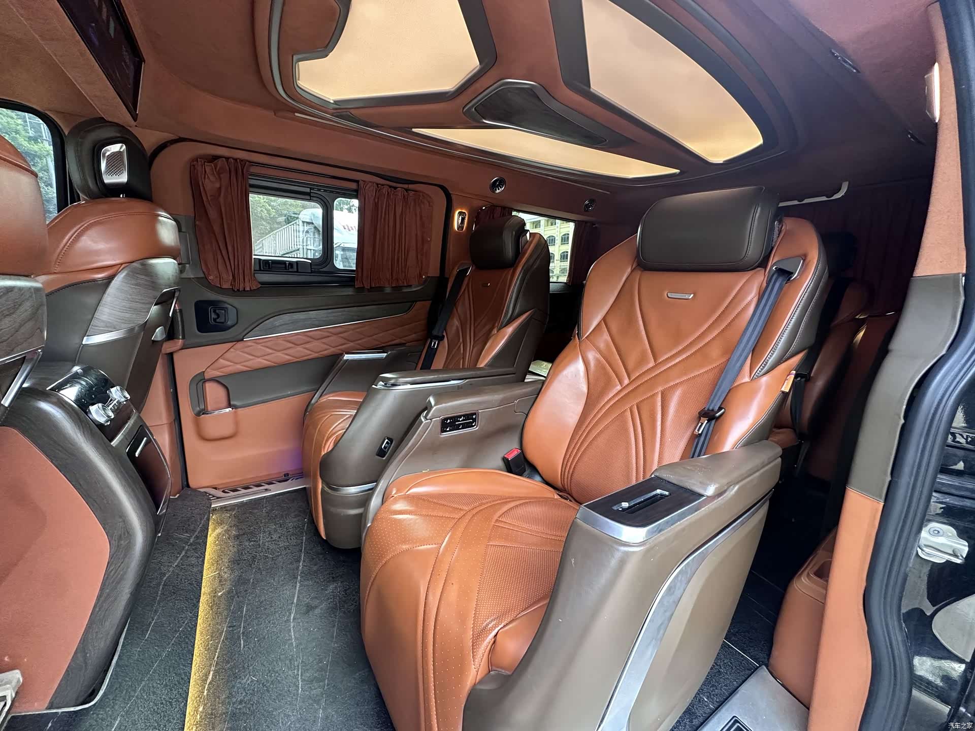 Ford Tourneo, 2023 все фото