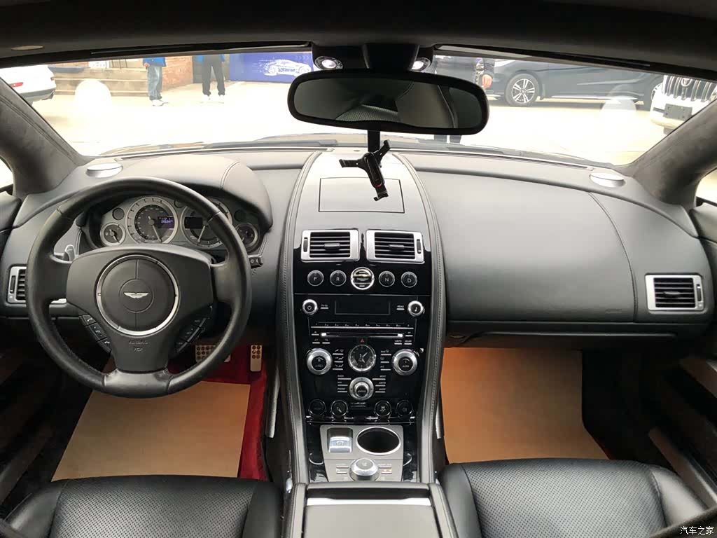 Aston Martin Rapide, 2018 10