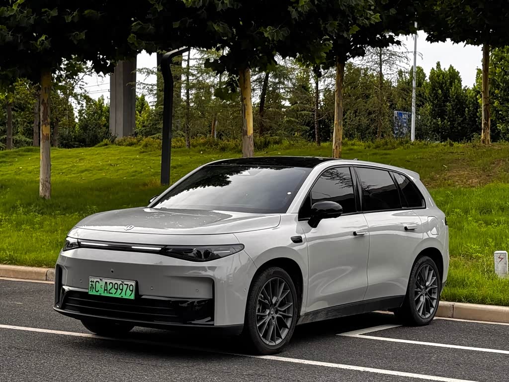 Leapmotor C10