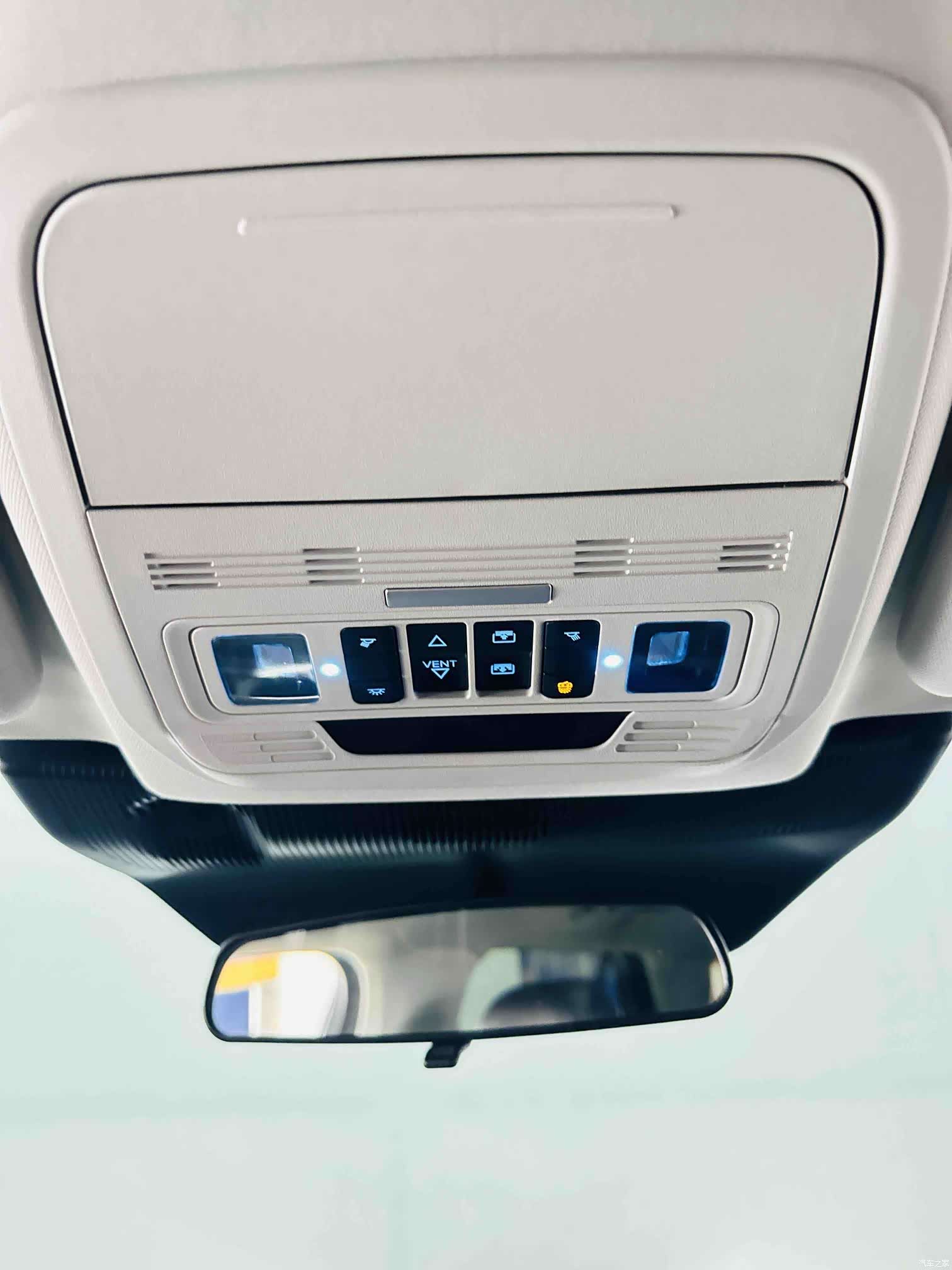 Ford Explorer, 2025 18