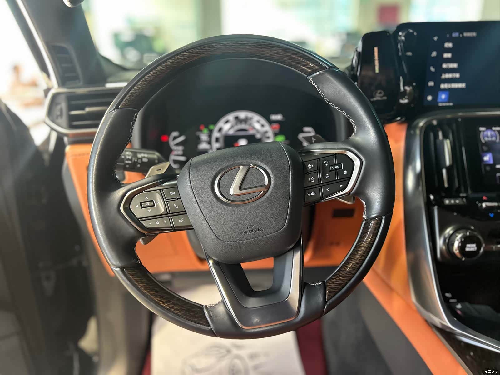 Lexus LX, 2026 11