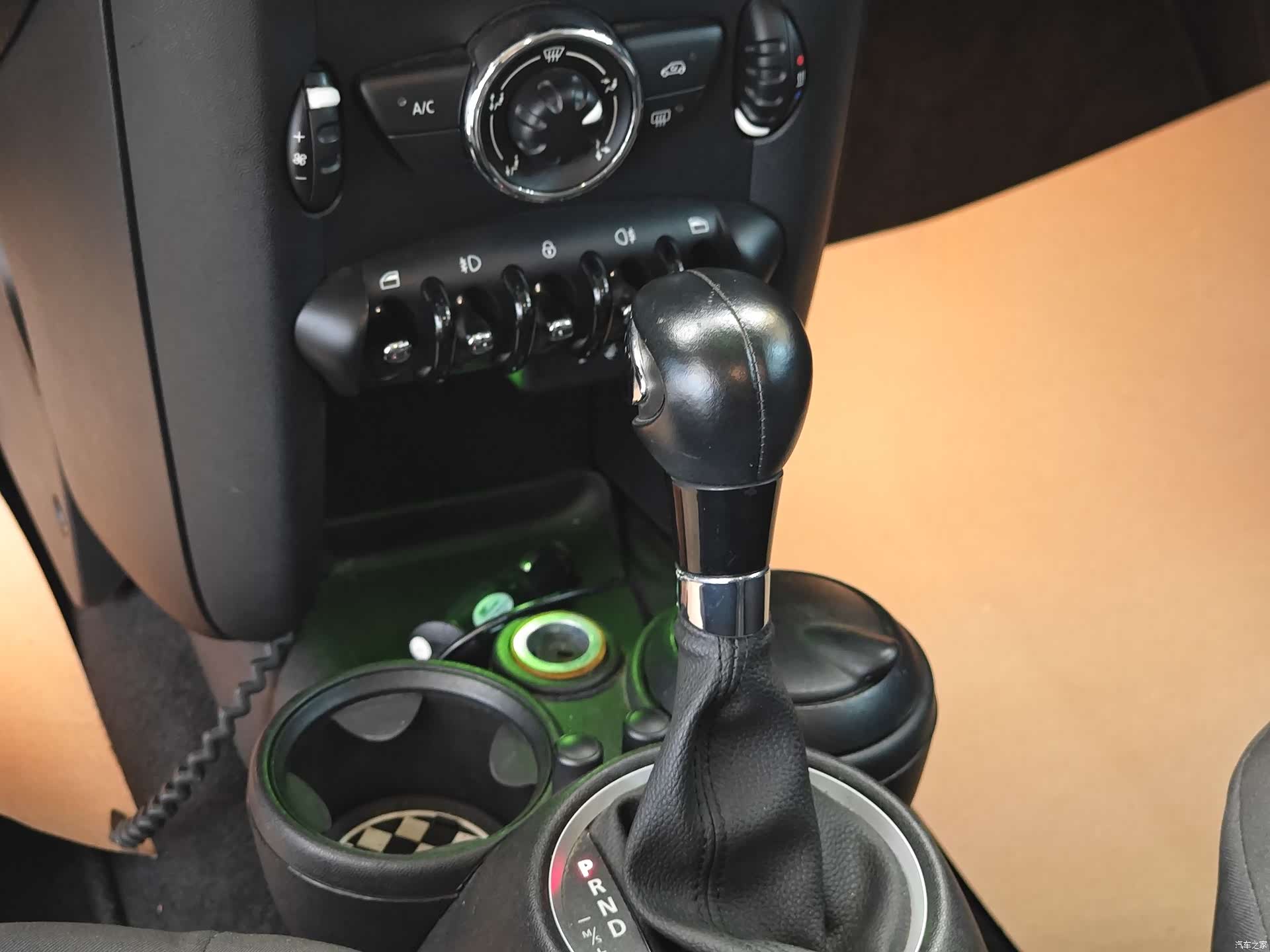 Mini Cooper, 2012 18