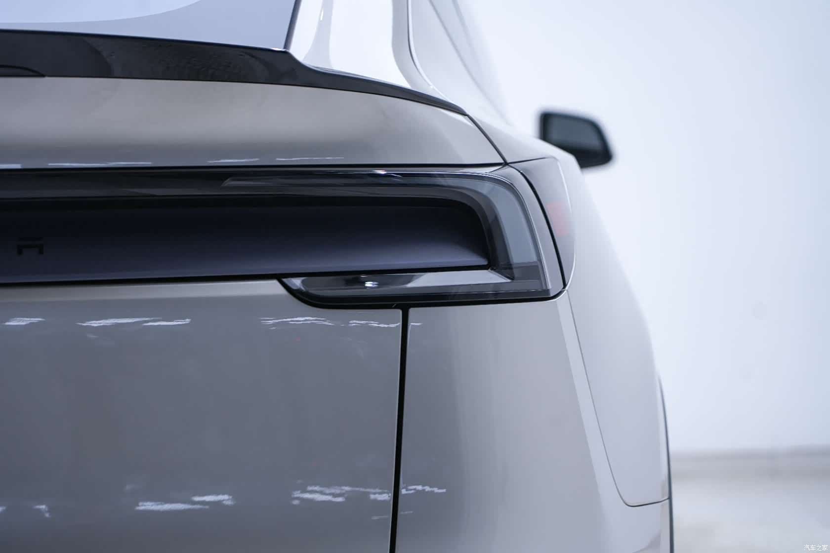 Tesla Model Y, 2026 18