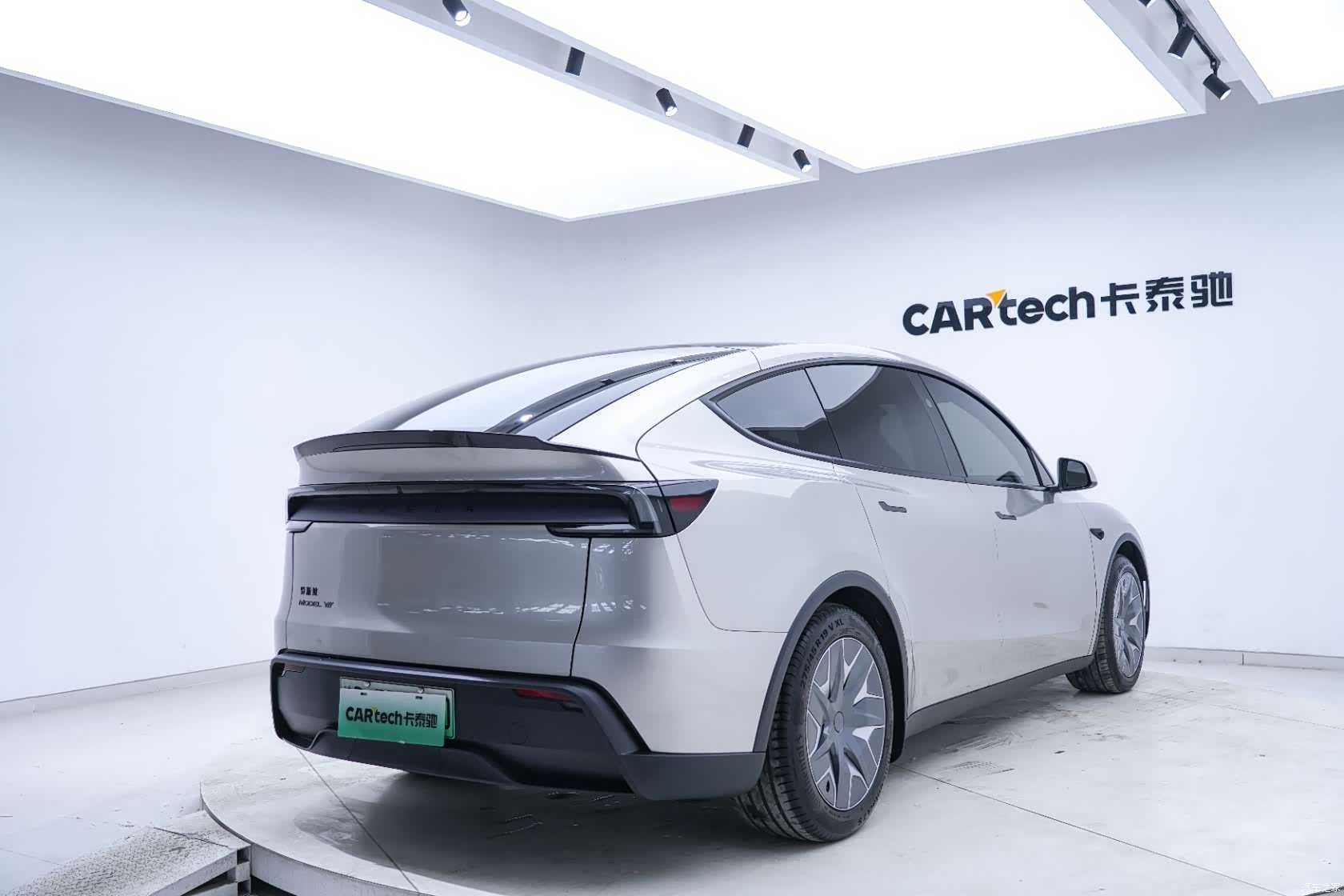 Tesla Model Y, 2026 17