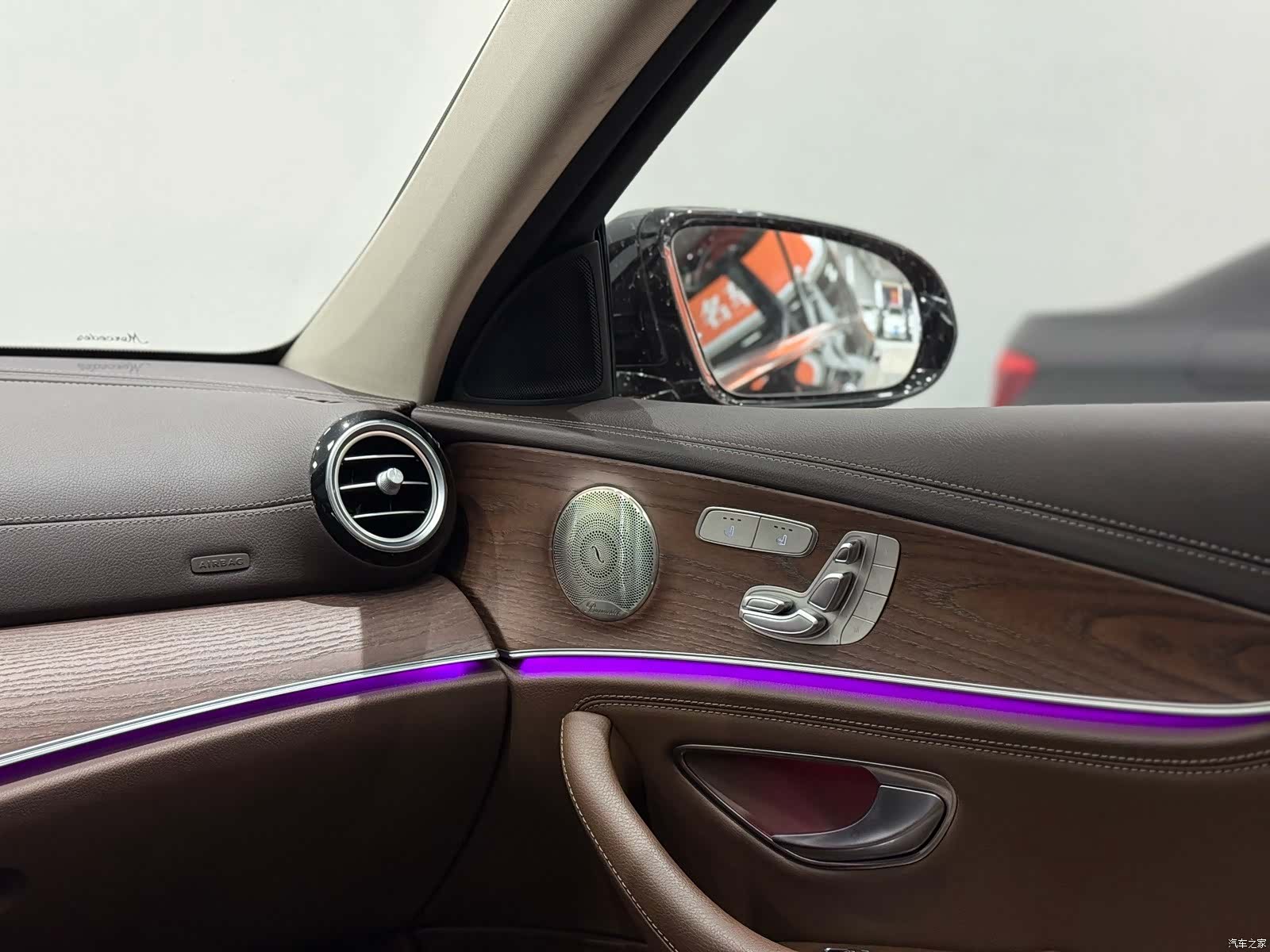 Mercedes-Benz E-Class, 2022 11