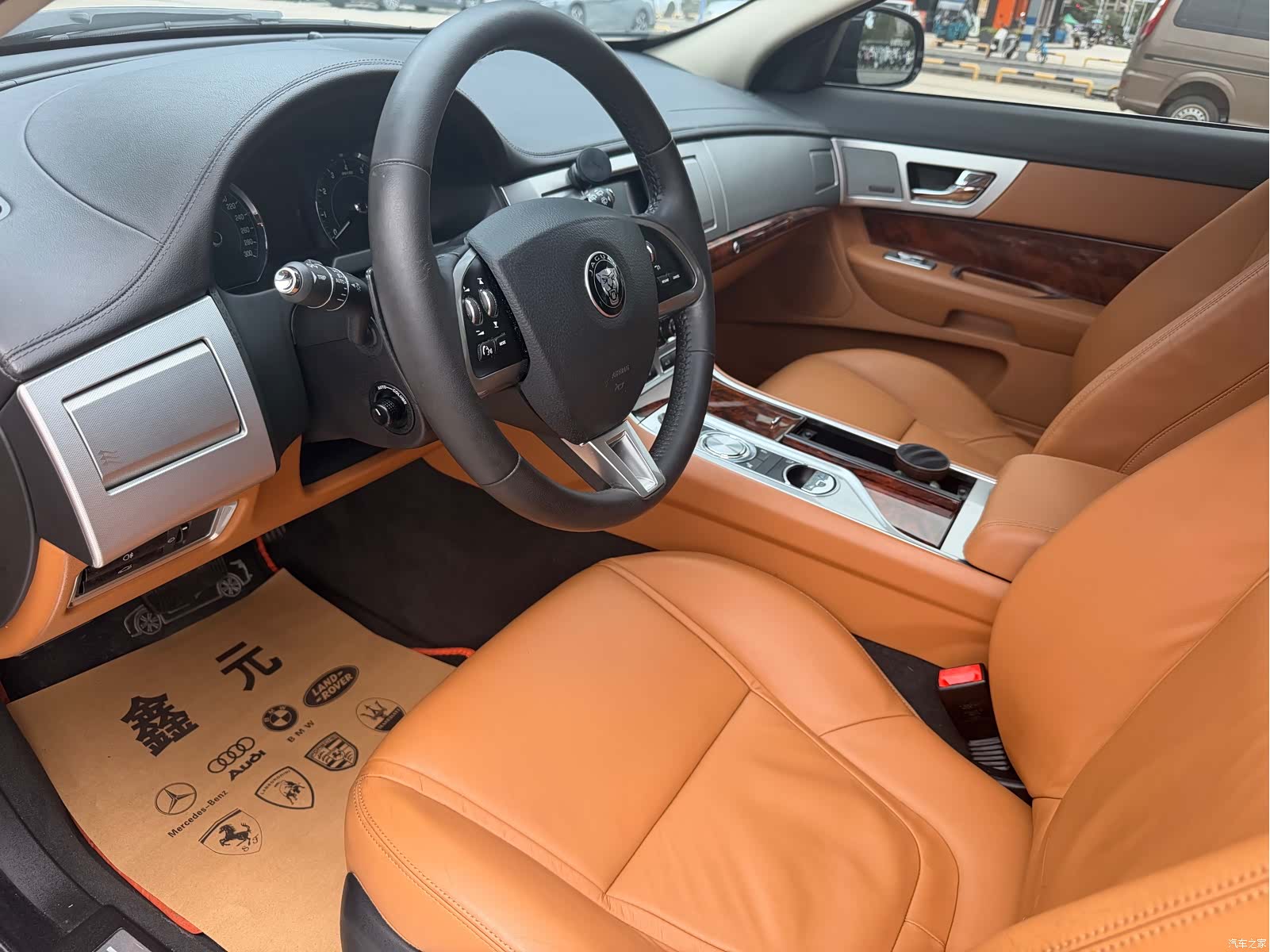 Jaguar XF, 2015 4