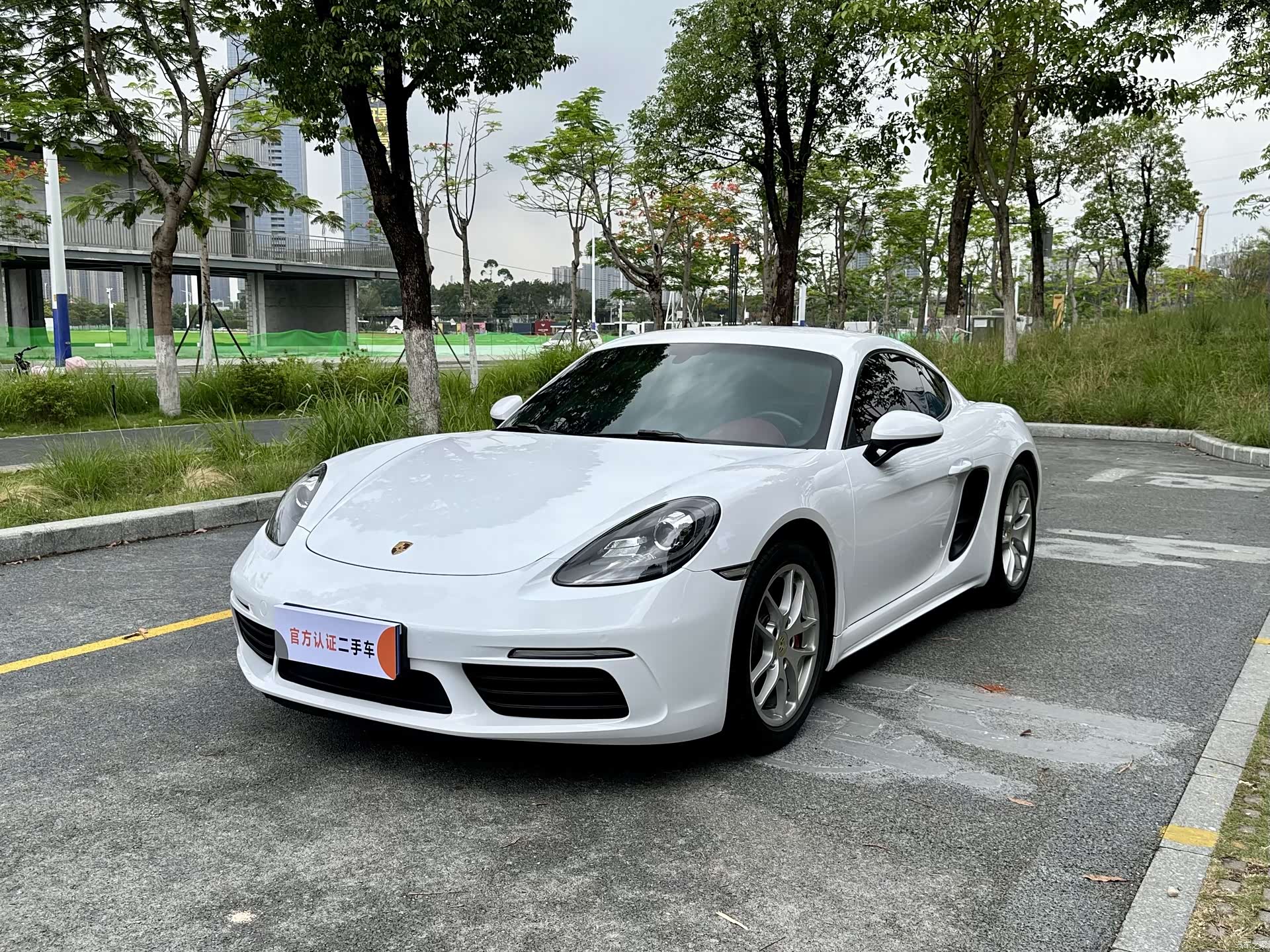 Porsche Cayman, 2017 1