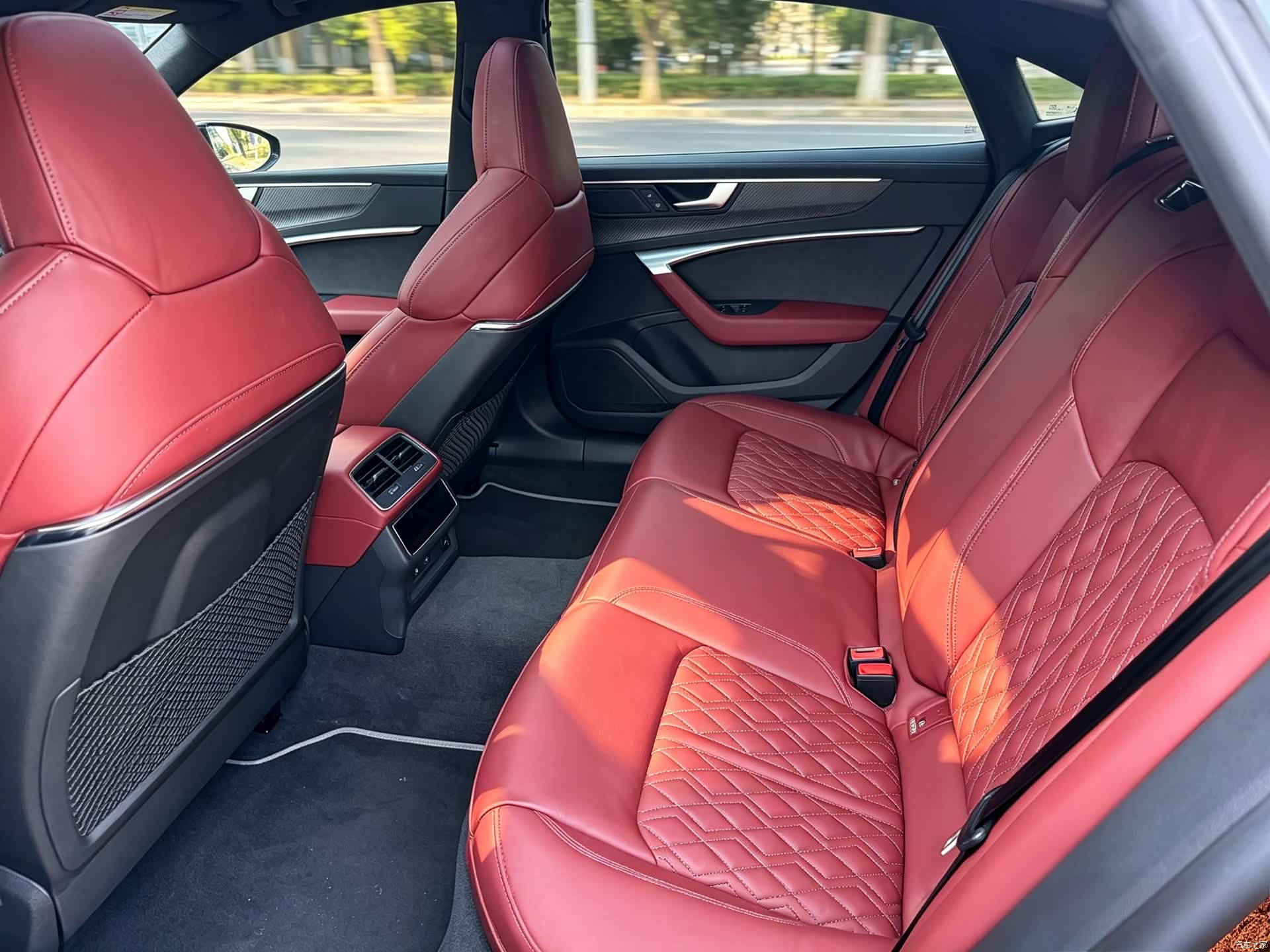Audi A7L, 2023 9