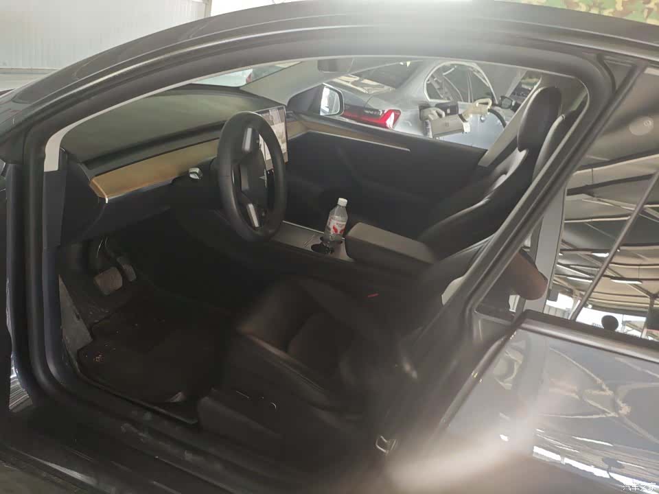 Tesla Model Y, 2021 7