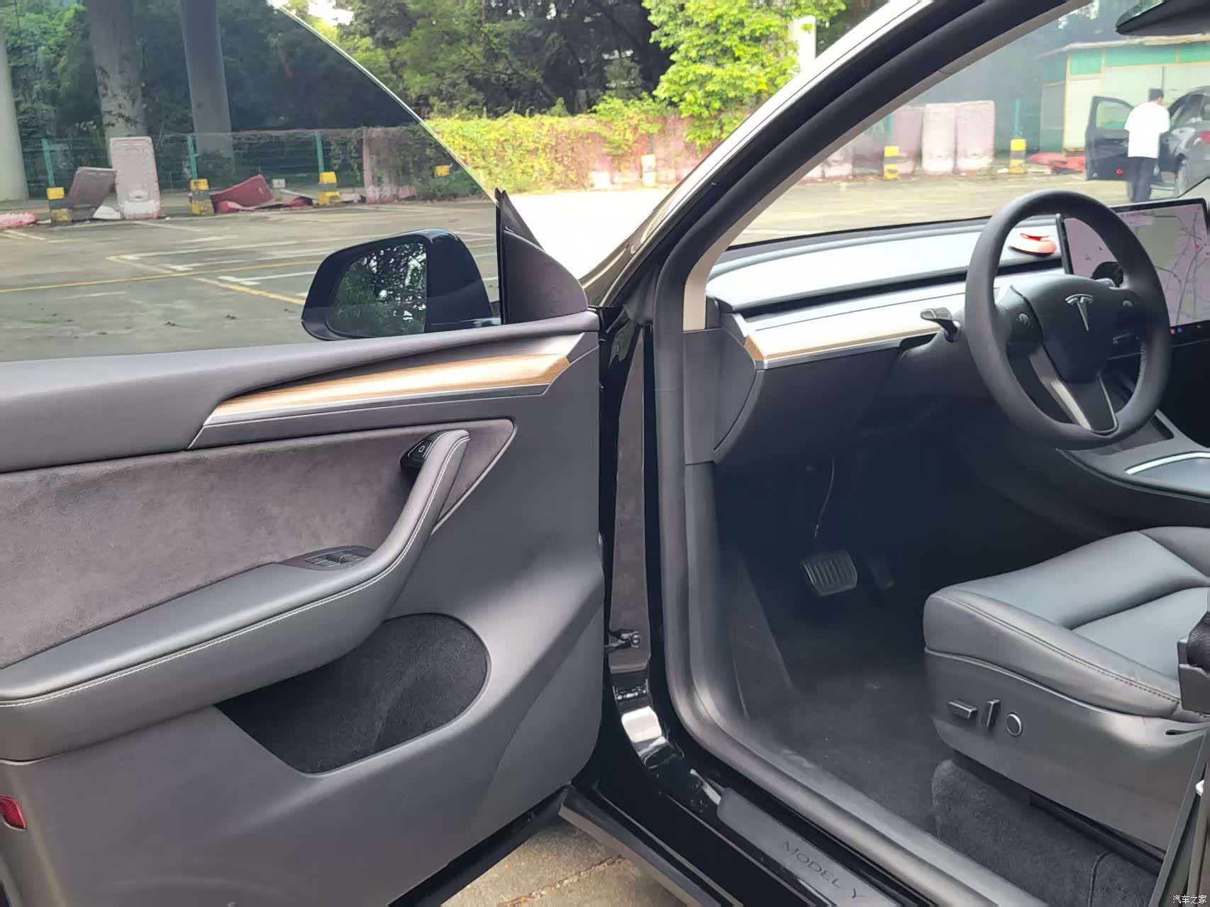 Tesla Model Y, 2023 8