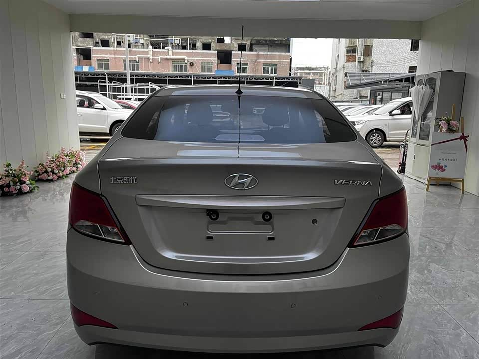 Hyundai Rena
