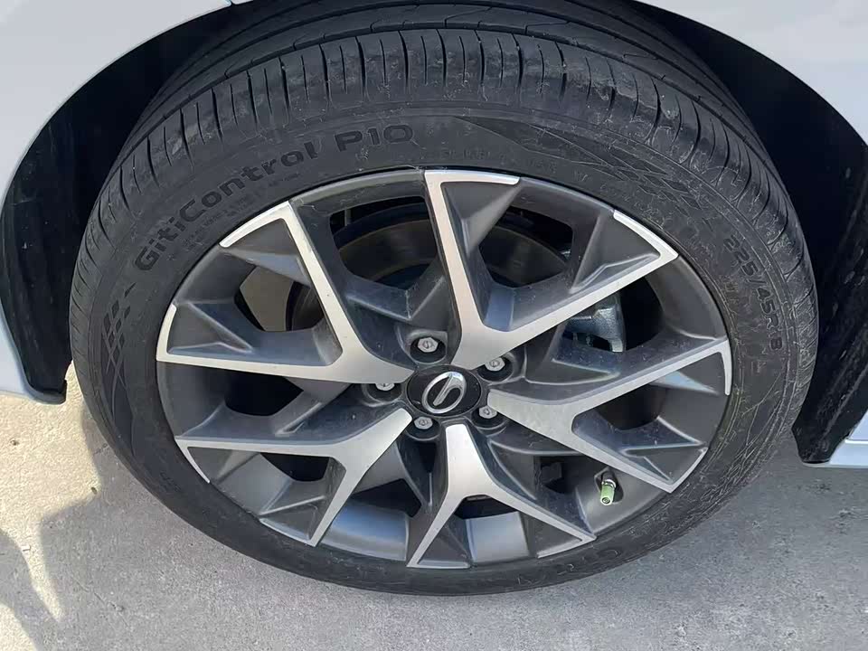 Trumpchi Shadow Leopard