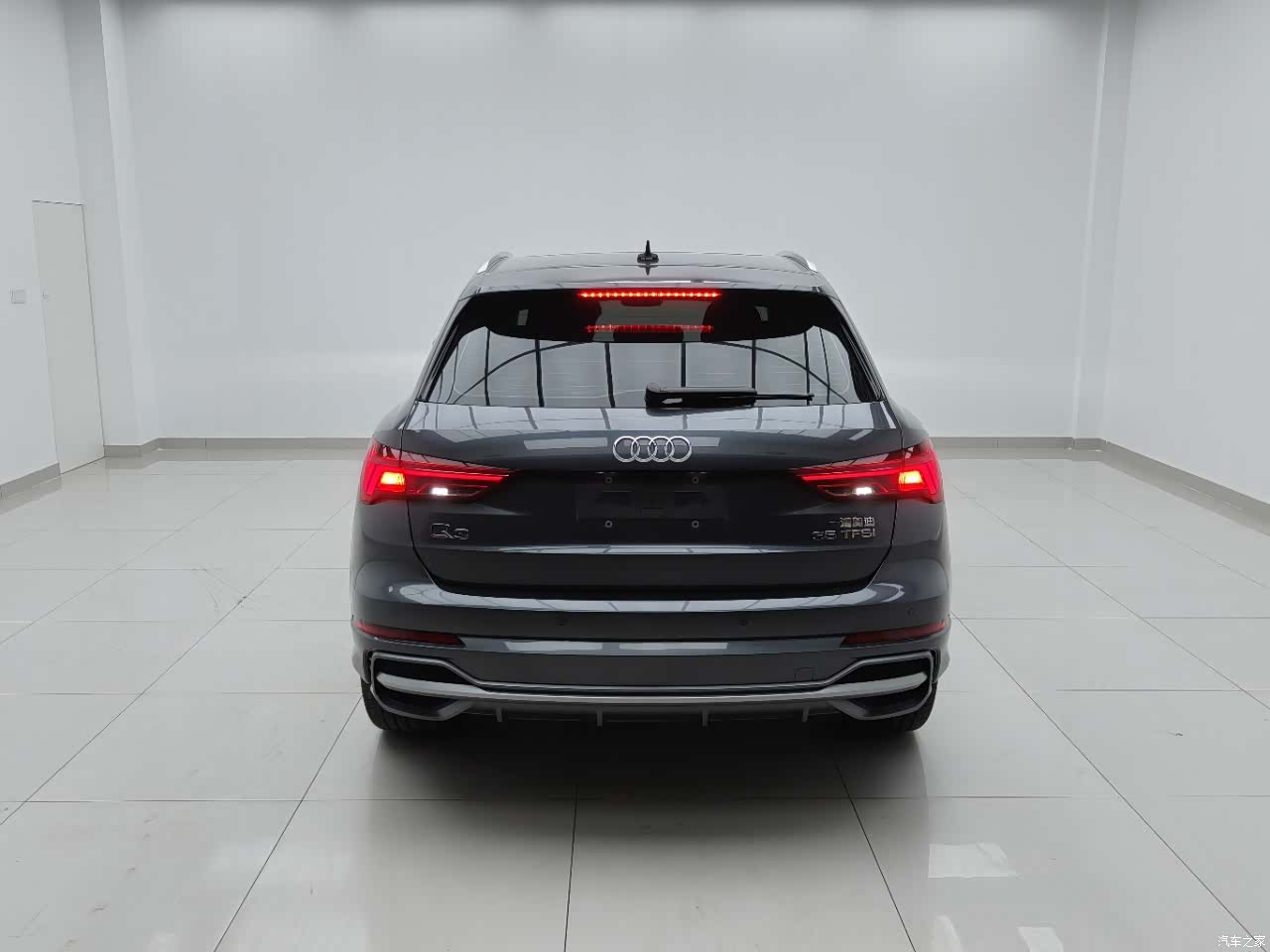 Audi Q3, 2022 4