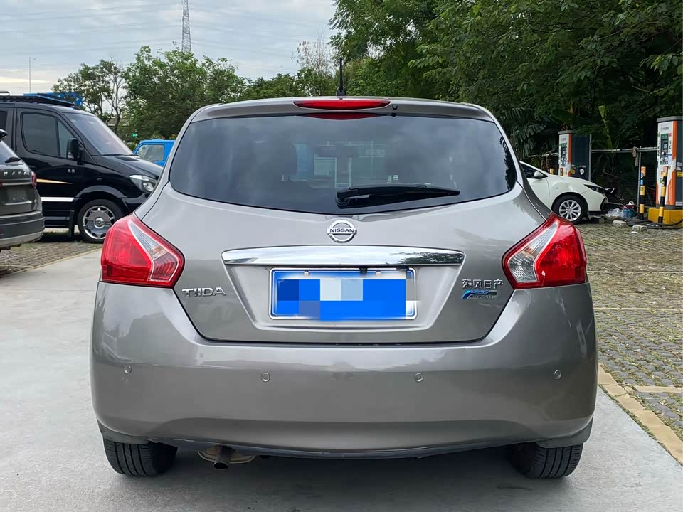 Nissan TIIDA