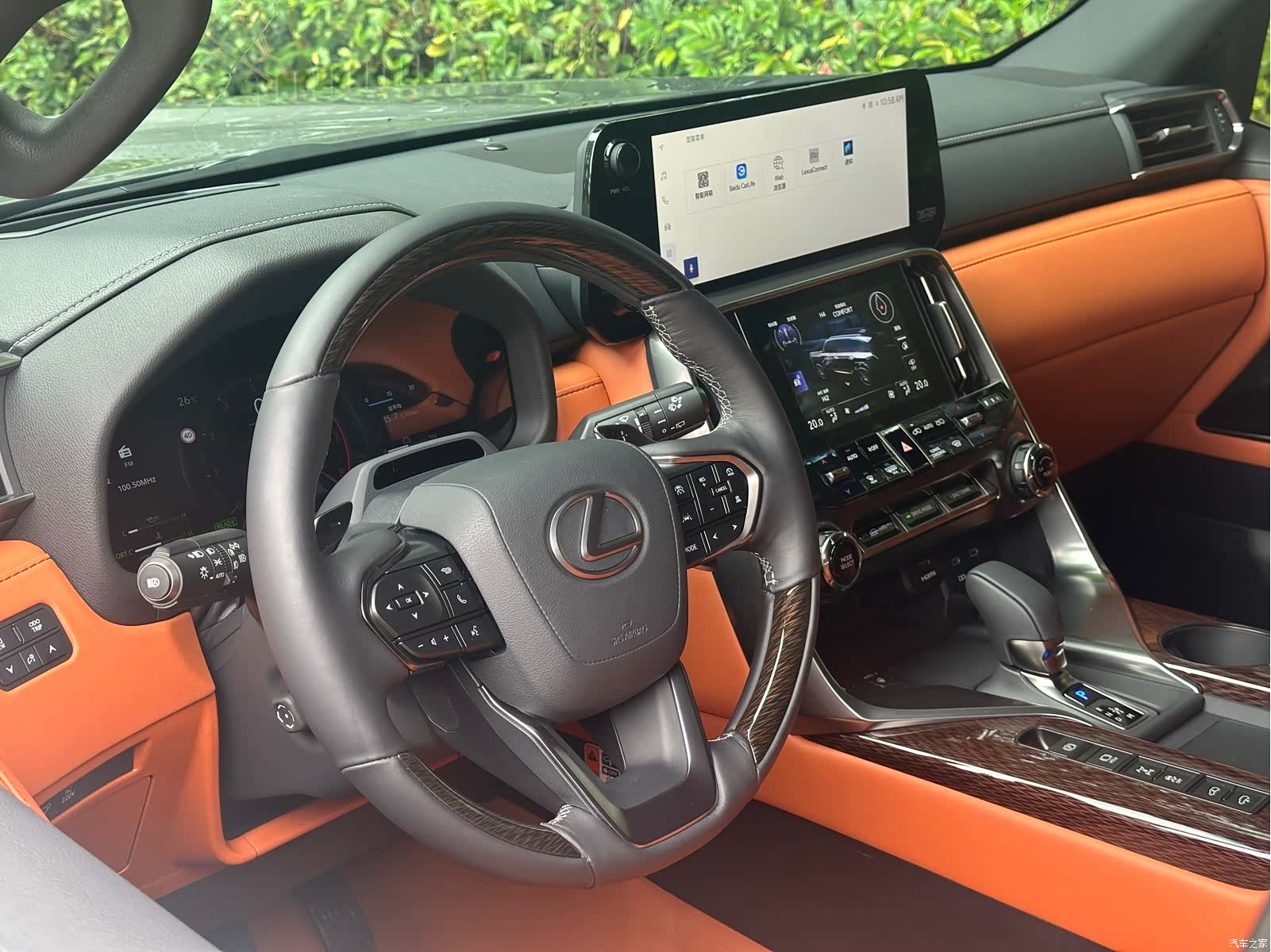 Lexus LX, 2026 4