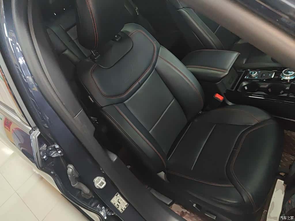 Ford Explorer, 2022 20