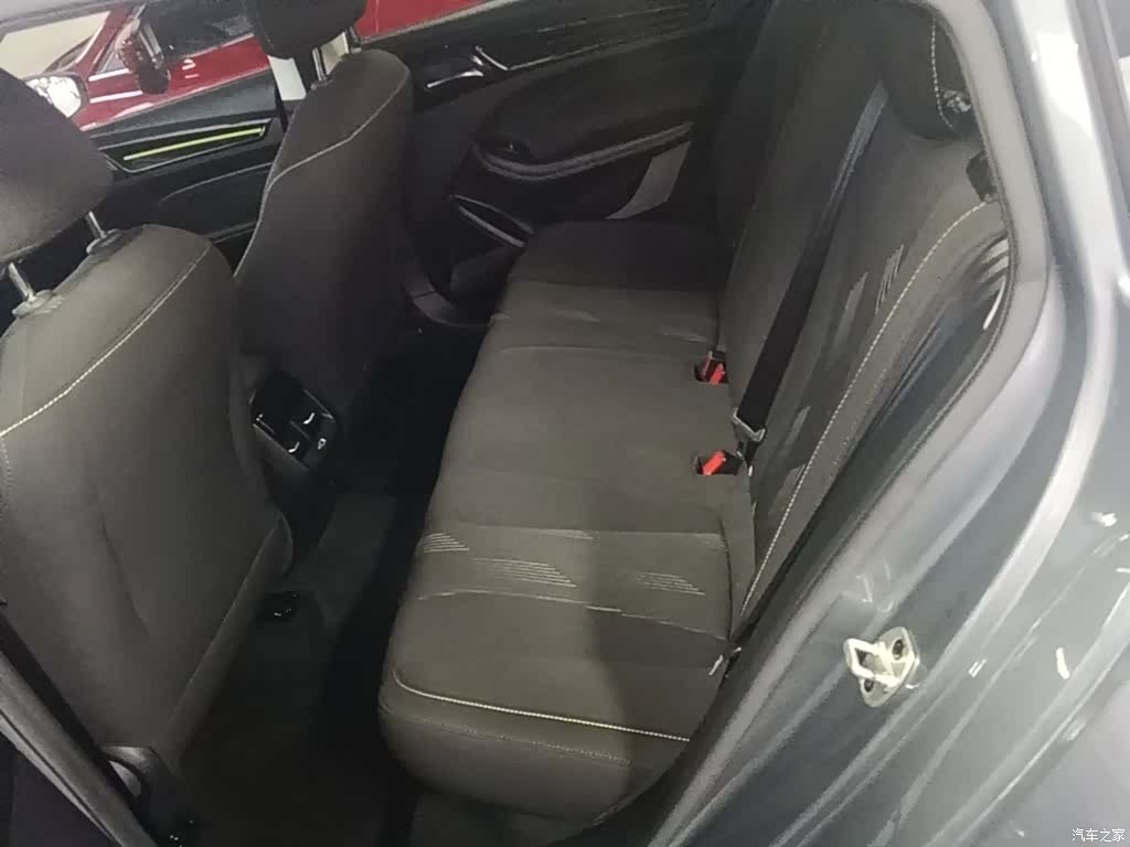 Roewe i5, 2021 13