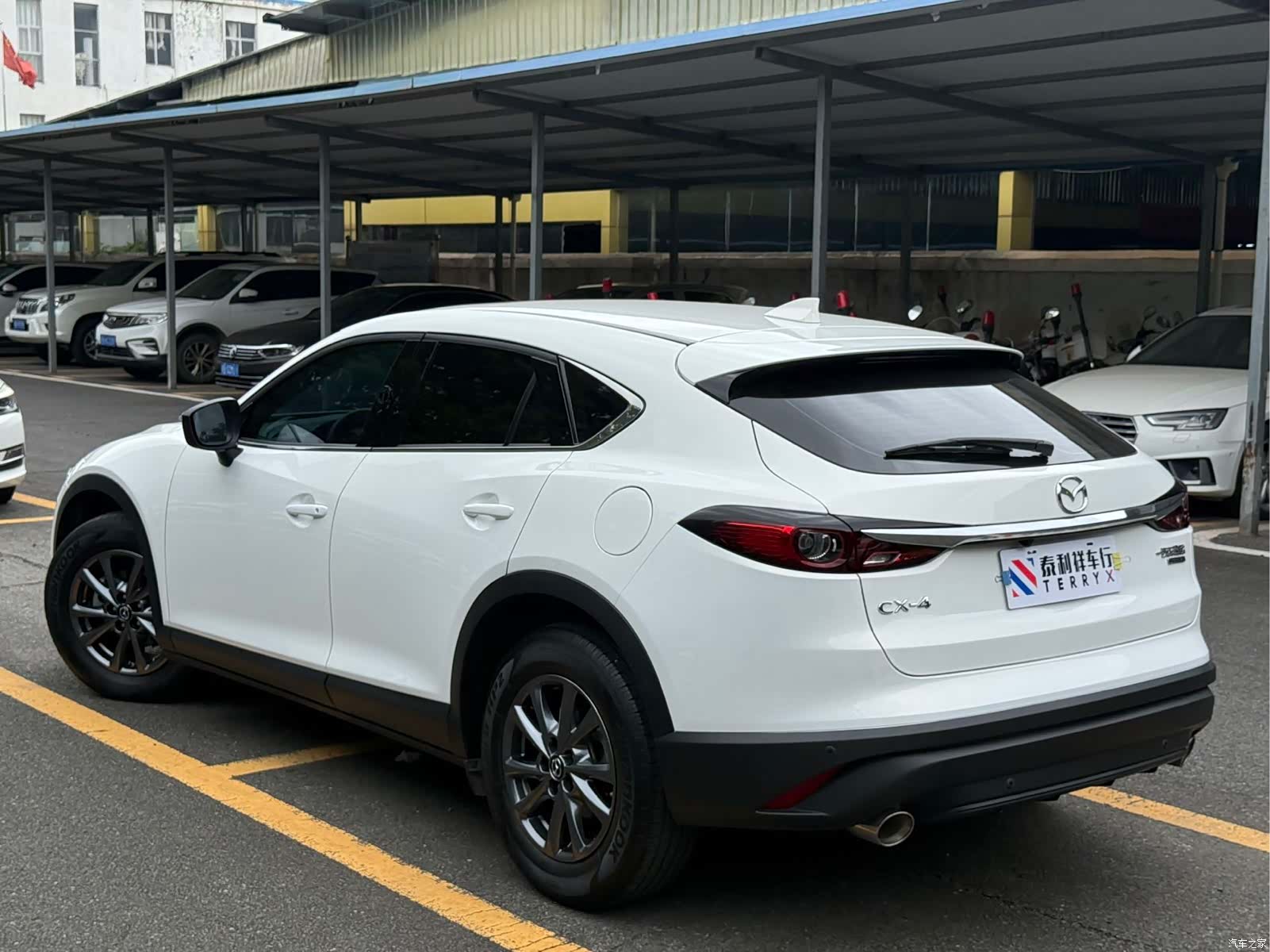 Mazda CX-4, 2023 6