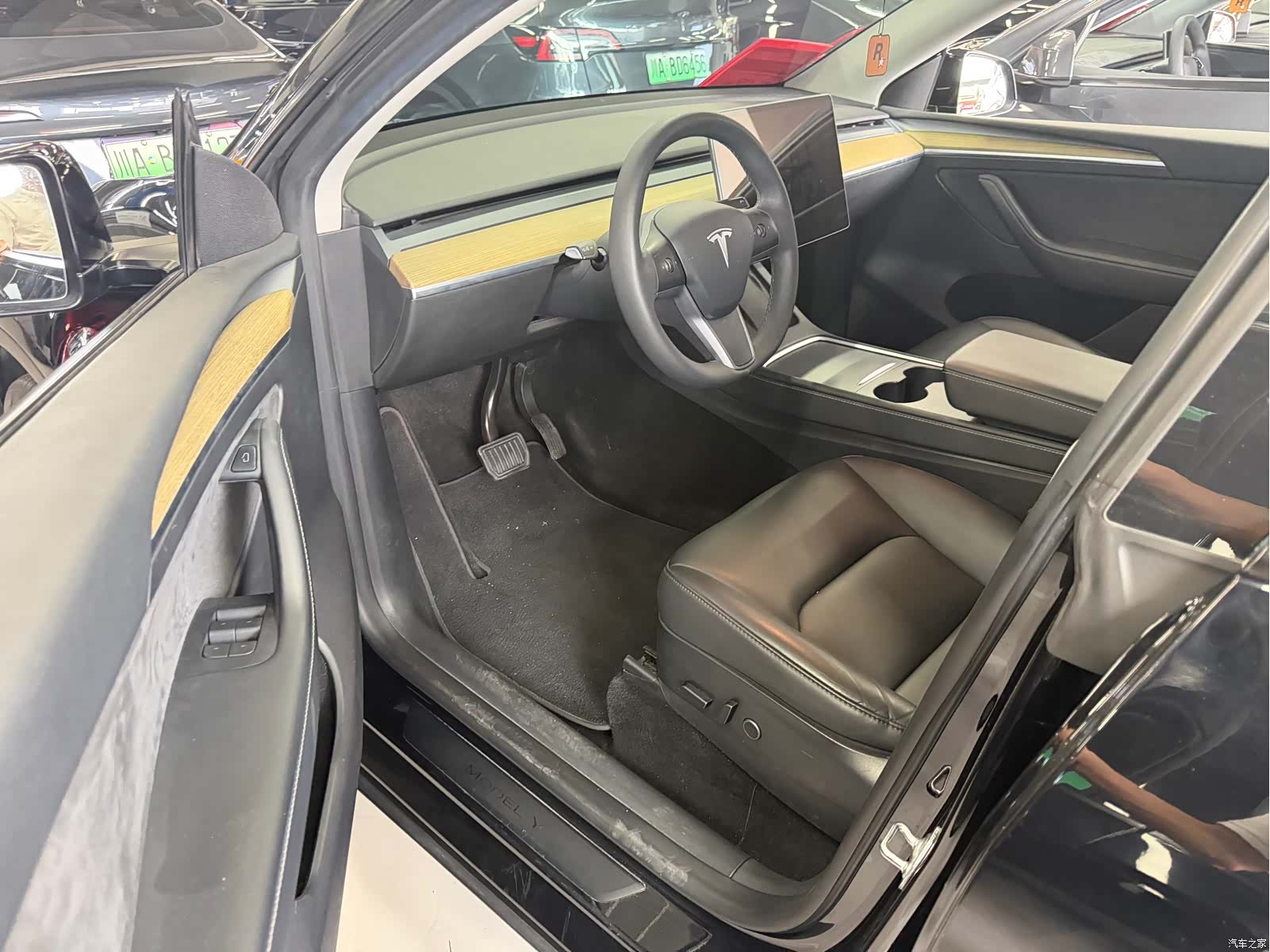 Tesla Model Y, 2023 6