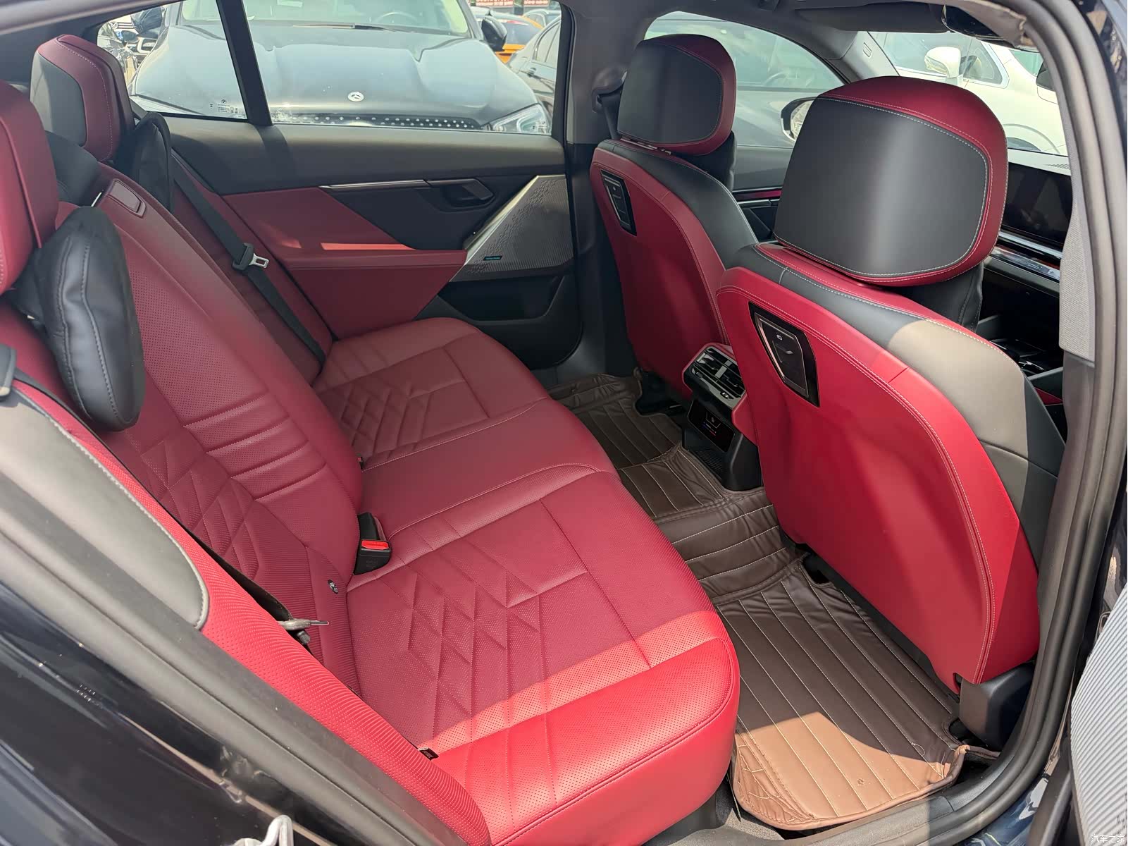 BMW i5, 2025 8