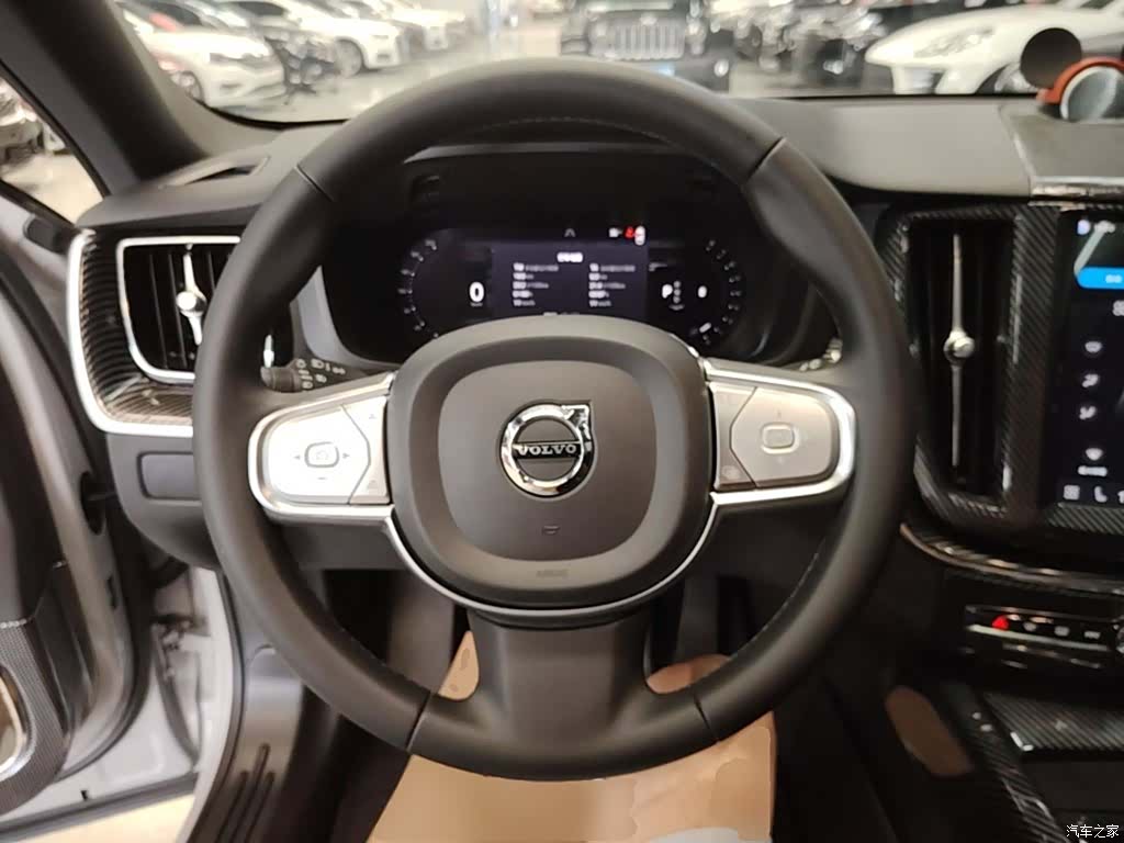 Volvo XC60, 2022 11