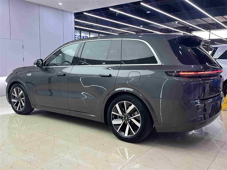 Li Auto Ideal L8